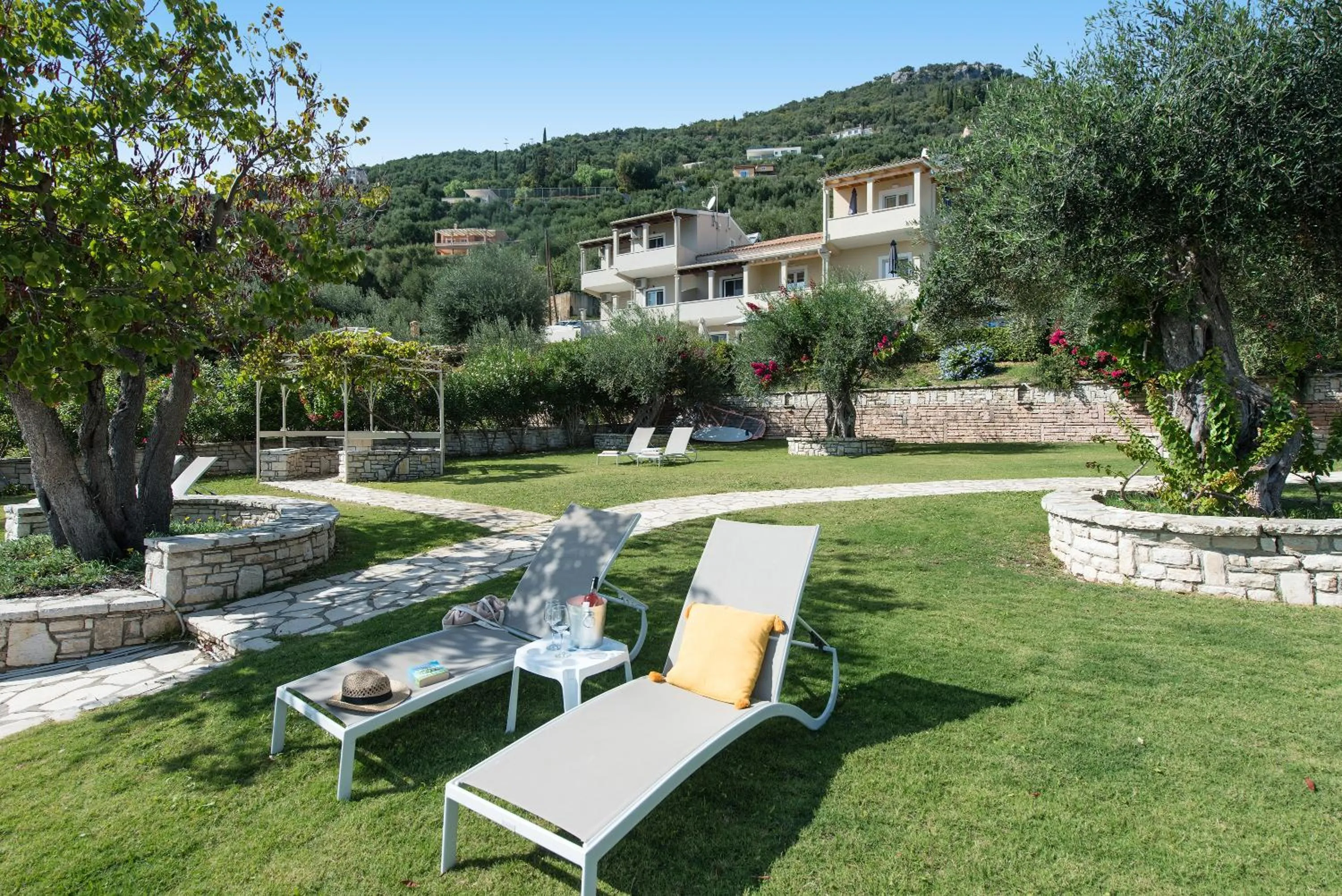 Garden in Krouzeri Beach Apartments