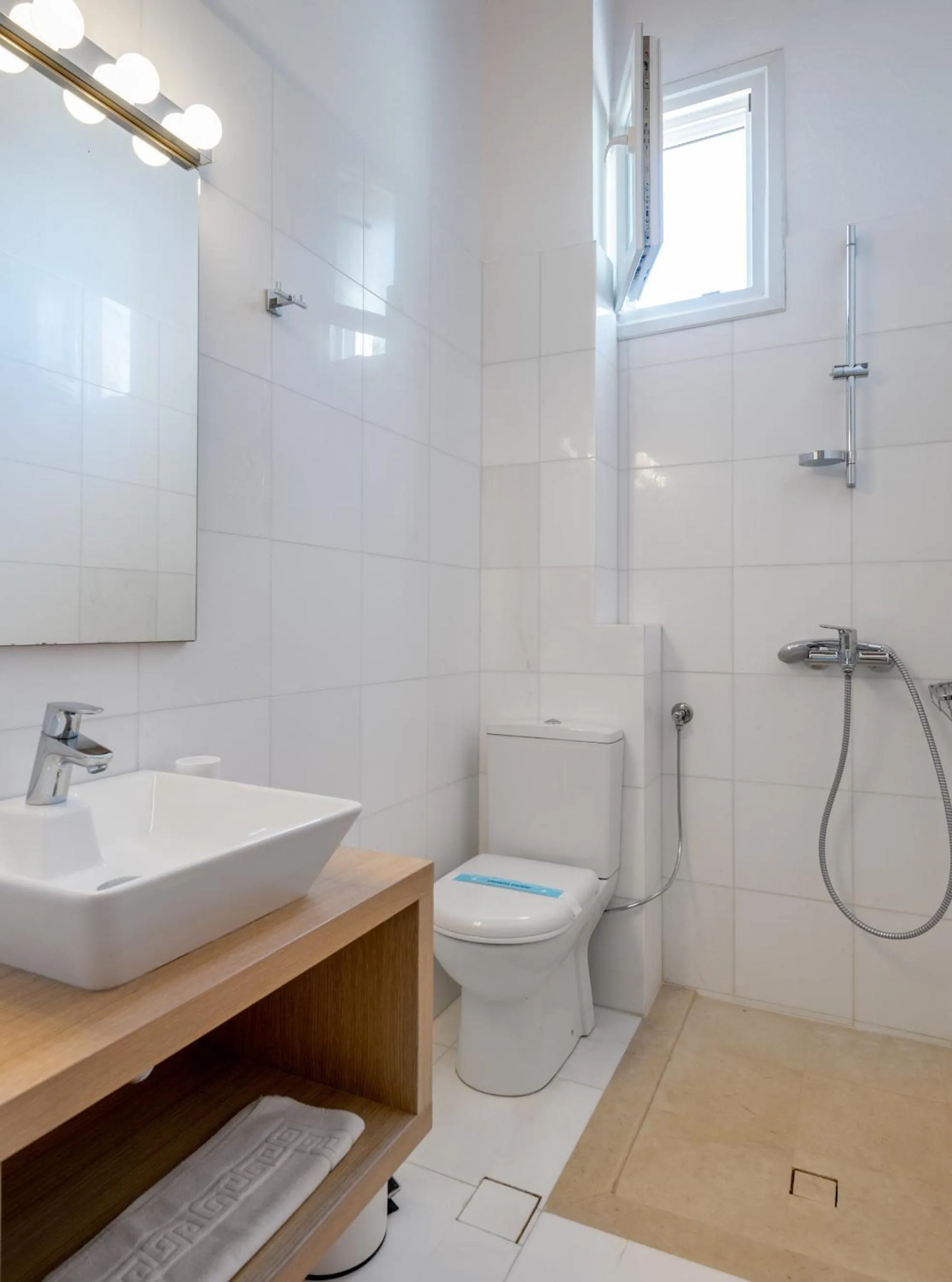 Shower in Krouzeri Beach Apartments