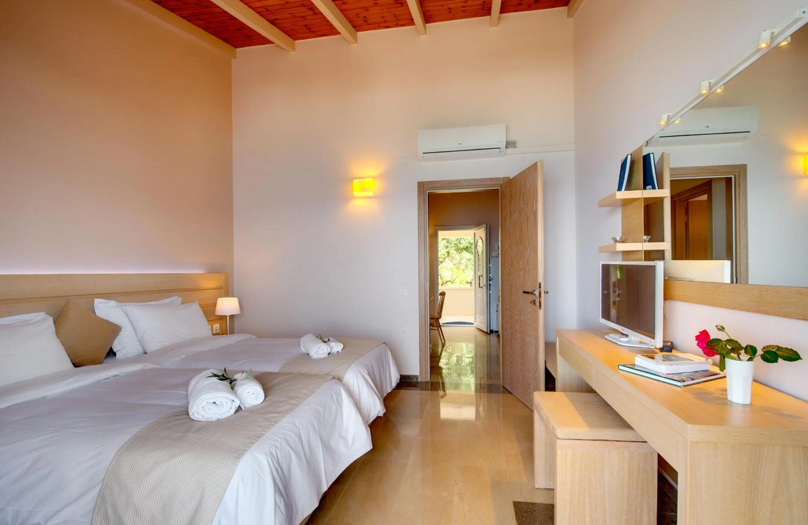 TV and multimedia, Bed in Krouzeri Beach Apartments