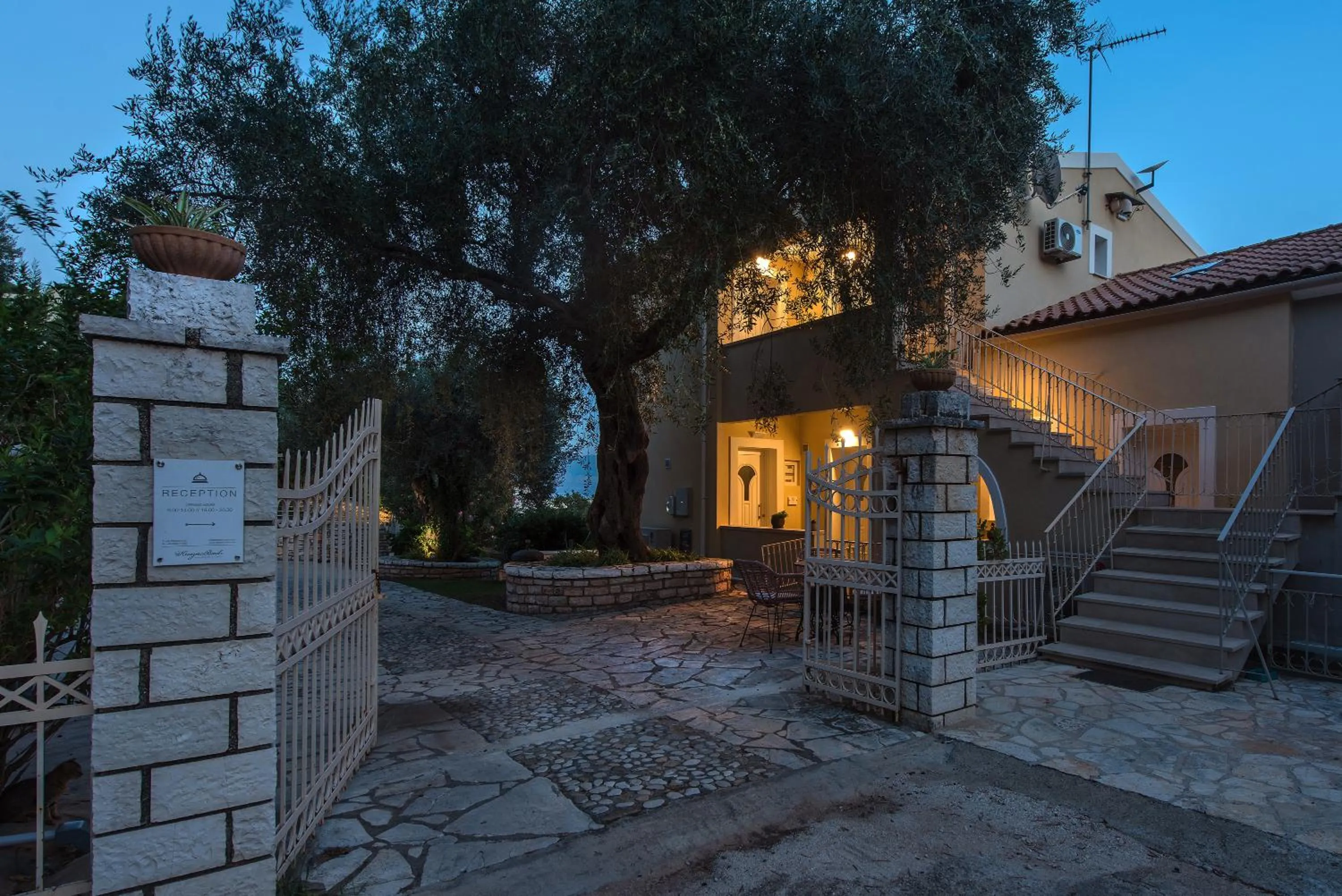 Krouzeri Beach Apartments