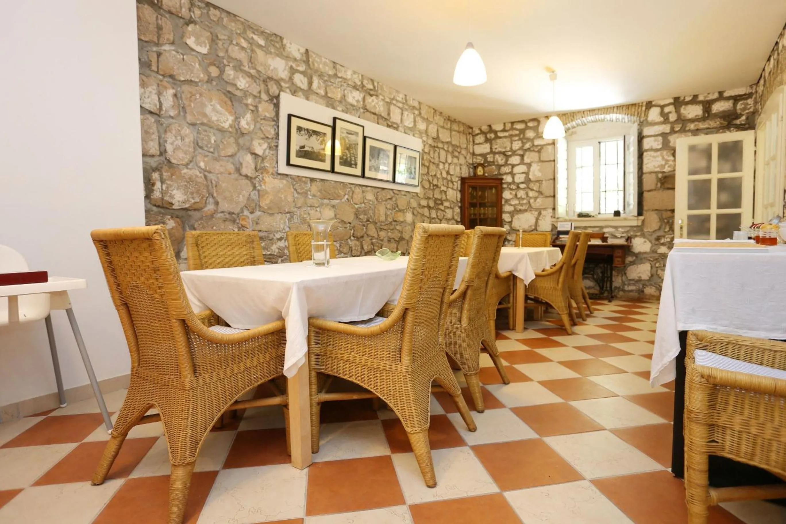 Location in Twin Room Trpanj 10422b