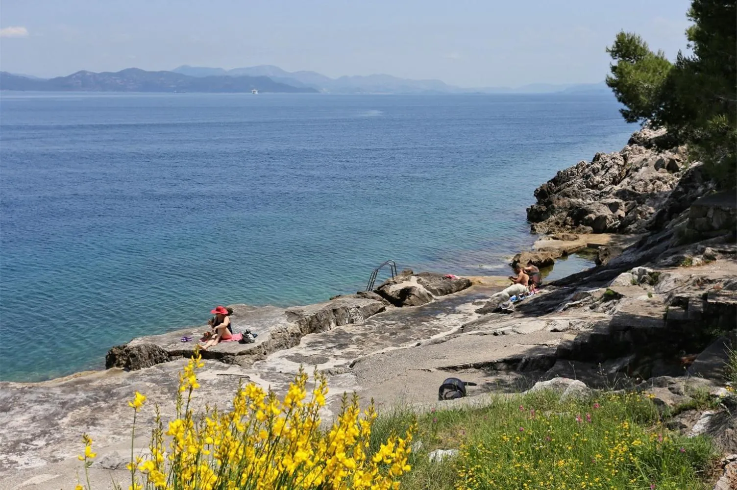Beach in Twin Room Trpanj 10422b