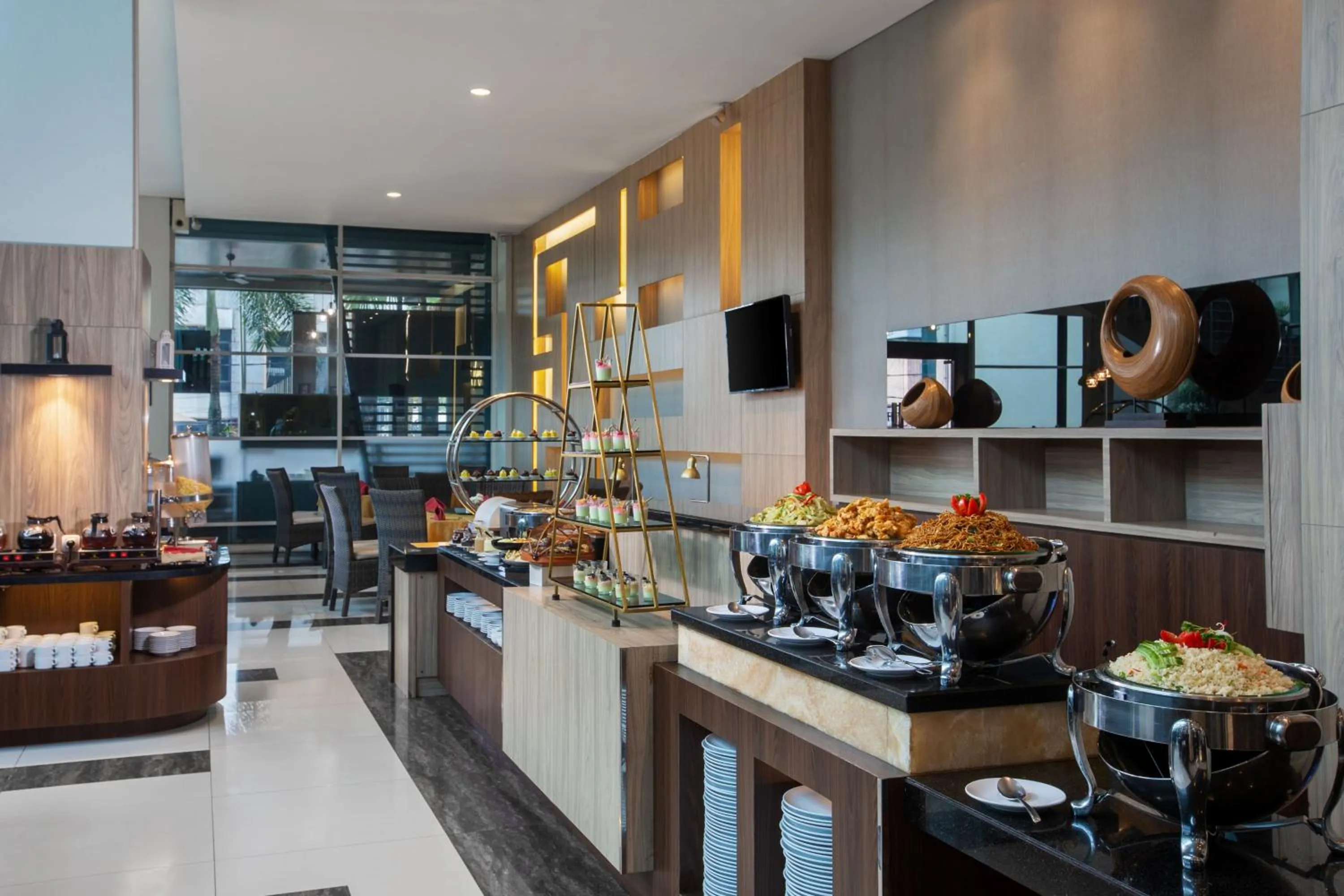 Restaurant/places to eat in Hotel Santika Tasikmalaya