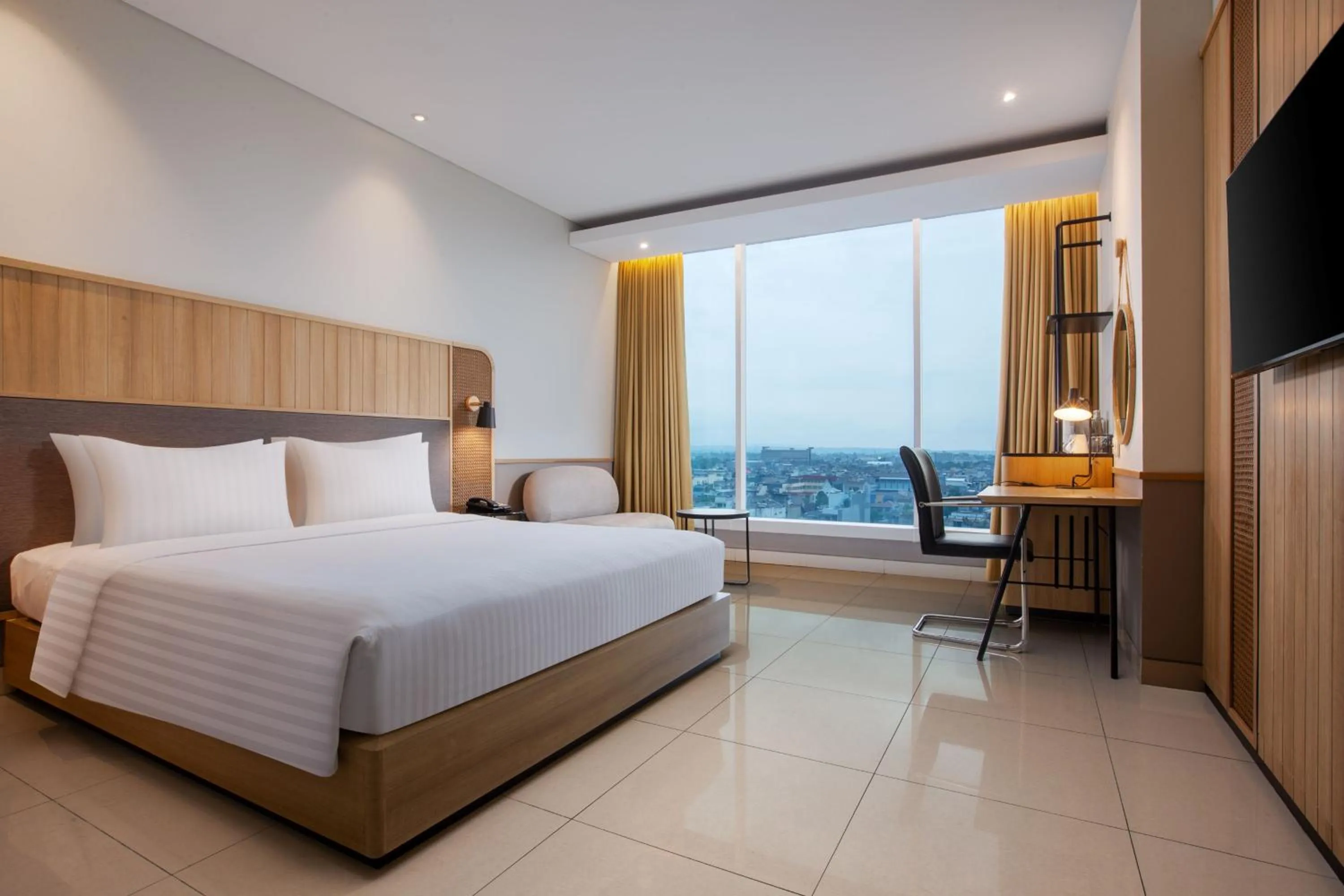 Bedroom, Bed in Hotel Santika Tasikmalaya