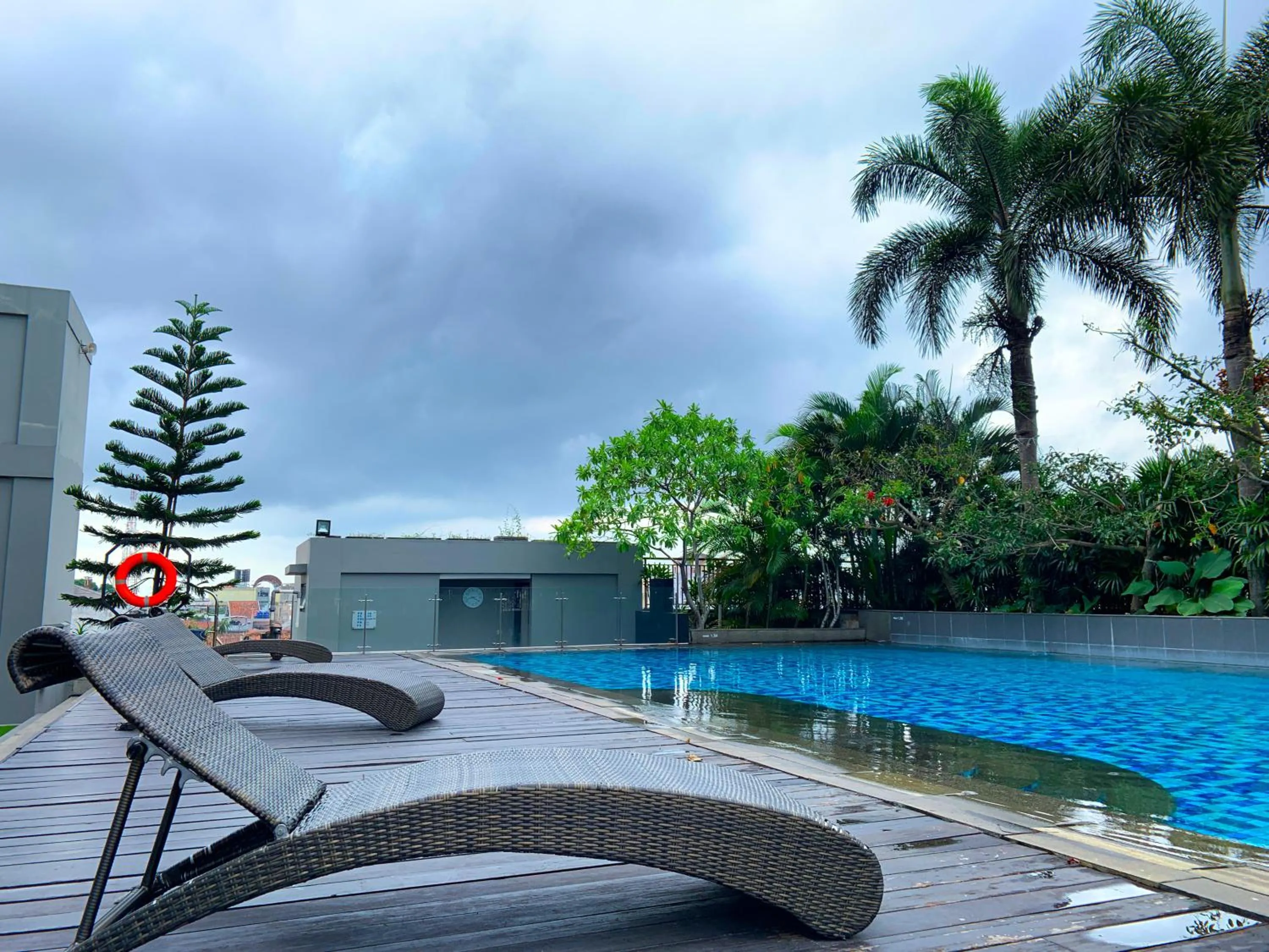 Swimming pool in Hotel Santika Tasikmalaya