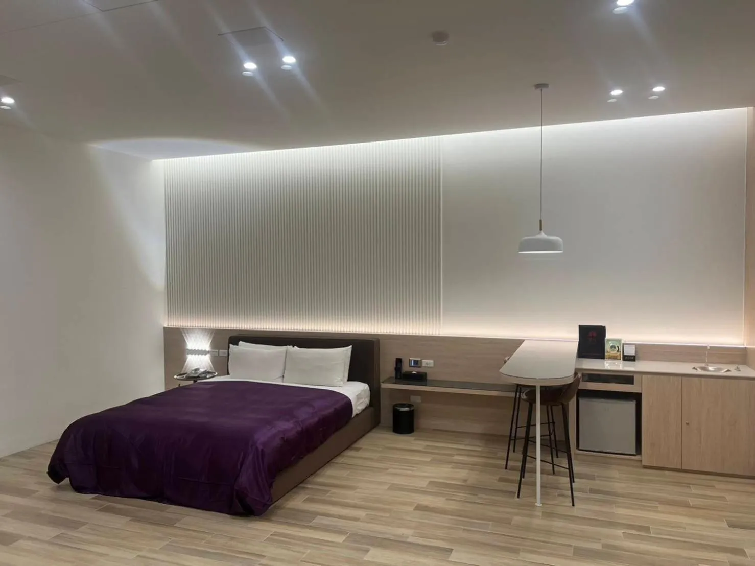 Bed in Chateau Boutique Motel