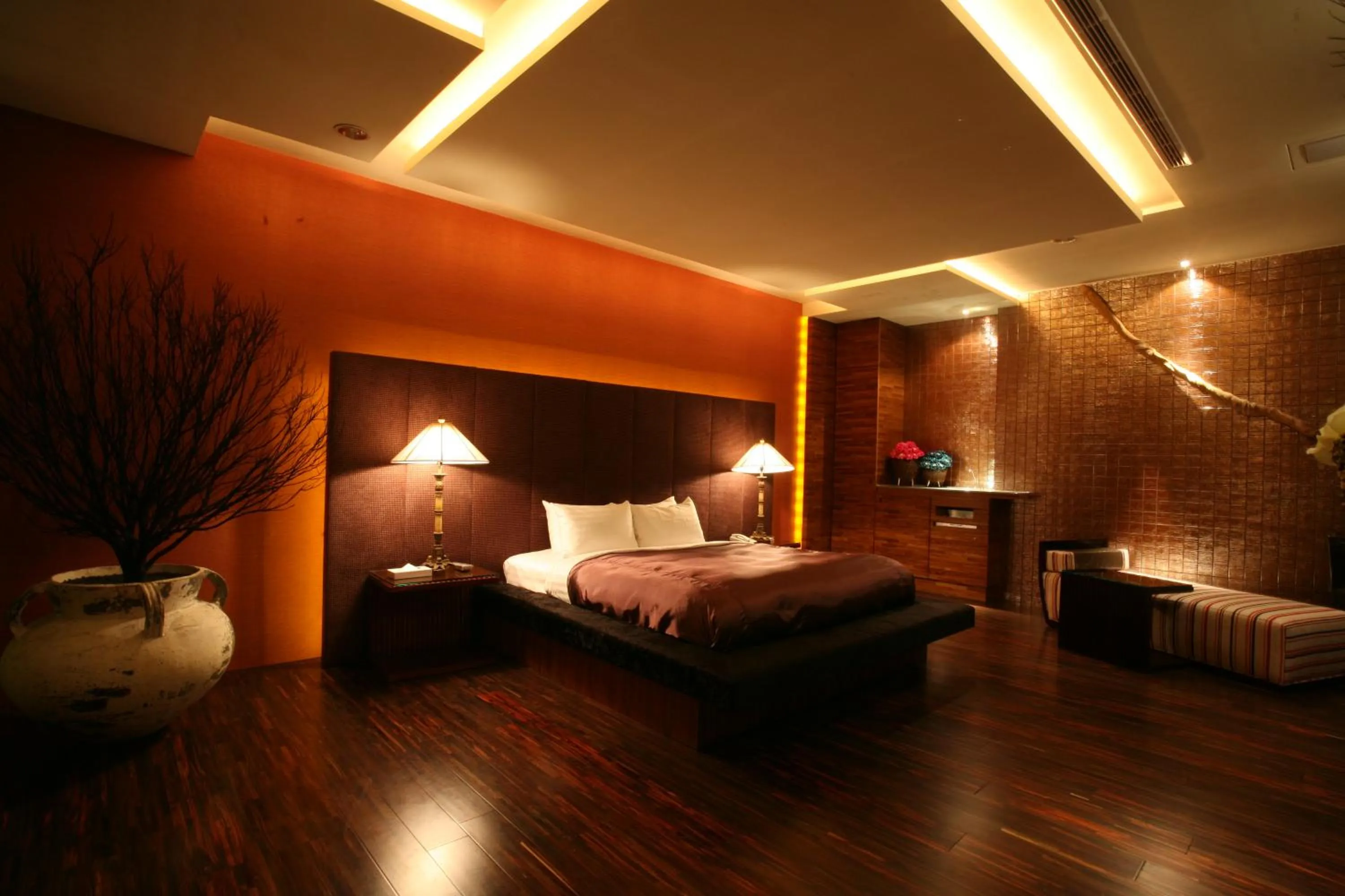 bunk bed, Bed in Chateau Boutique Motel