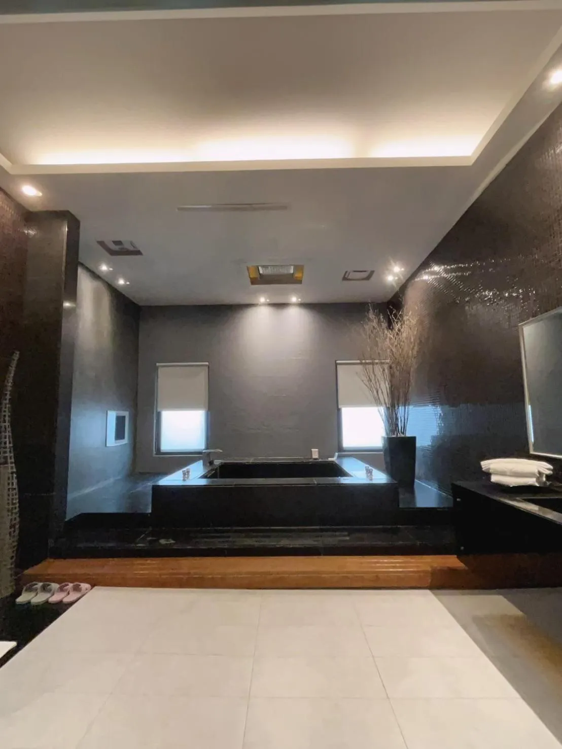 Bathroom in Chateau Boutique Motel