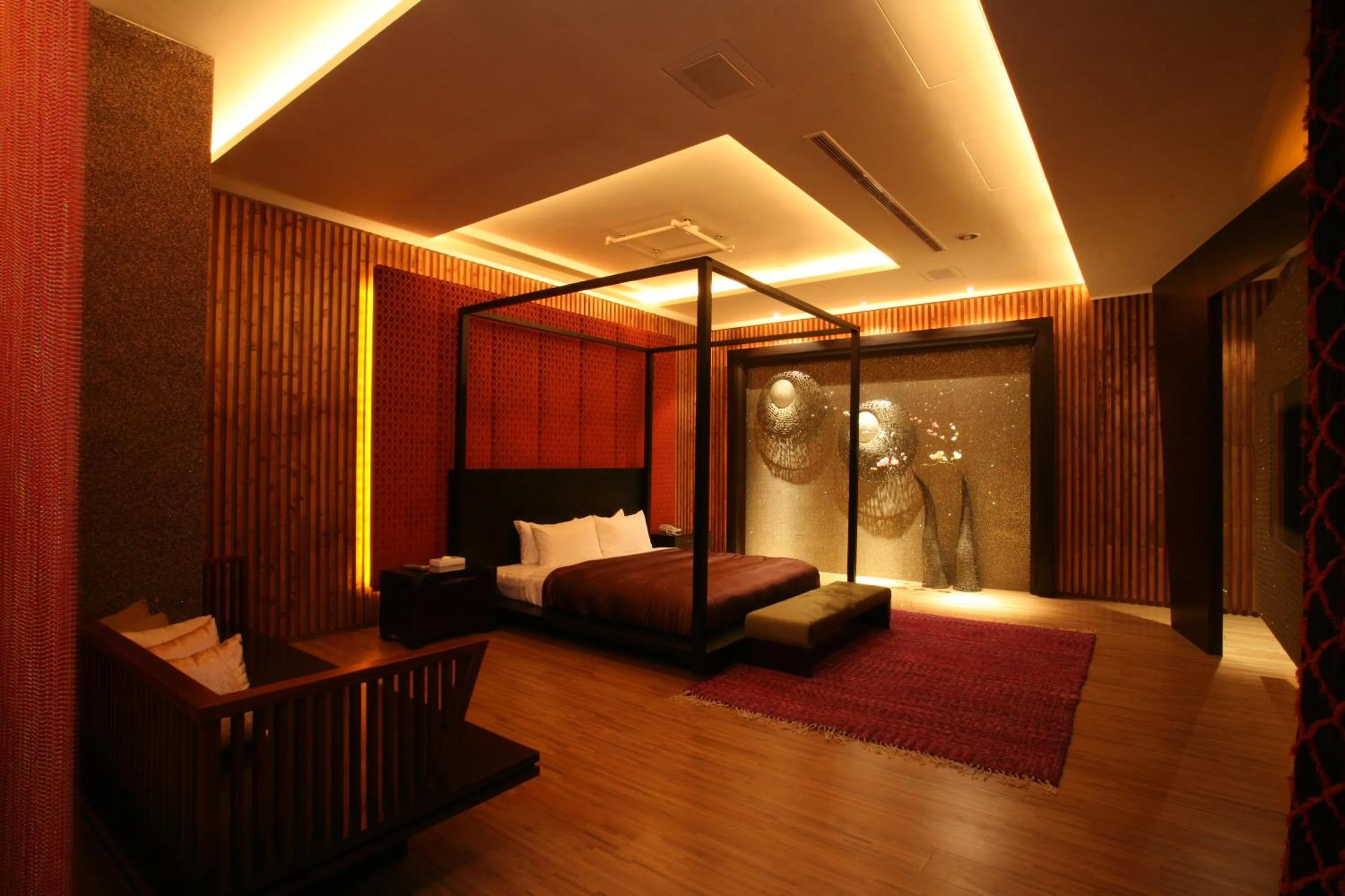 bunk bed, Bed in Chateau Boutique Motel