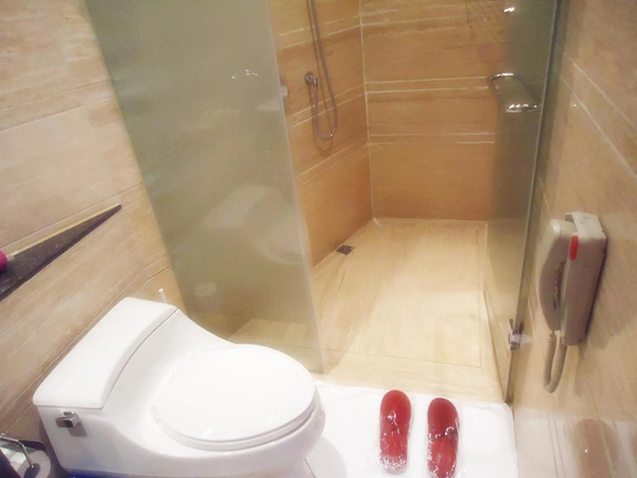 Bathroom in Ziyuan Service Apartment