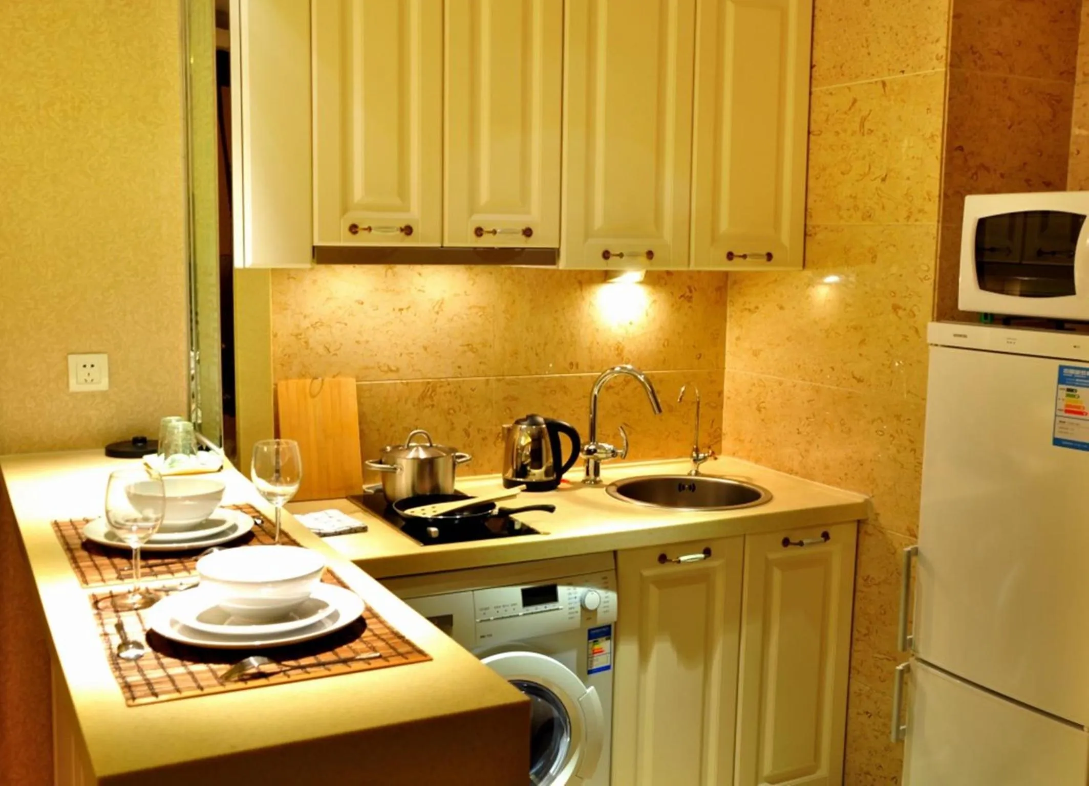 Kitchen or kitchenette in Ziyuan Service Apartment