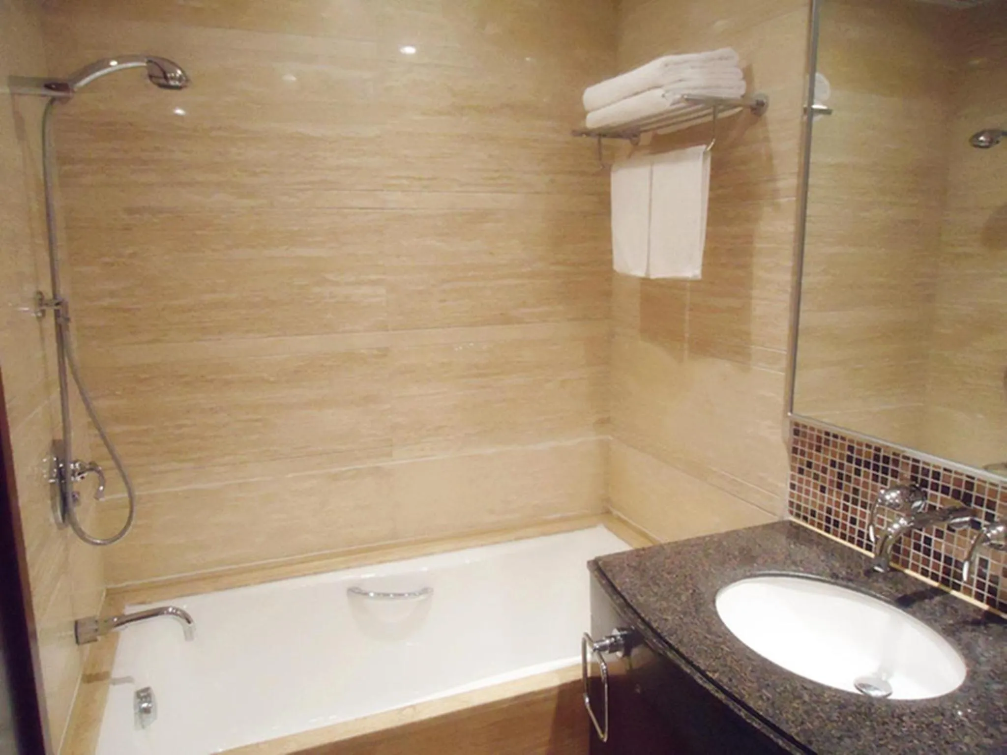 Bathroom in Ziyuan Service Apartment