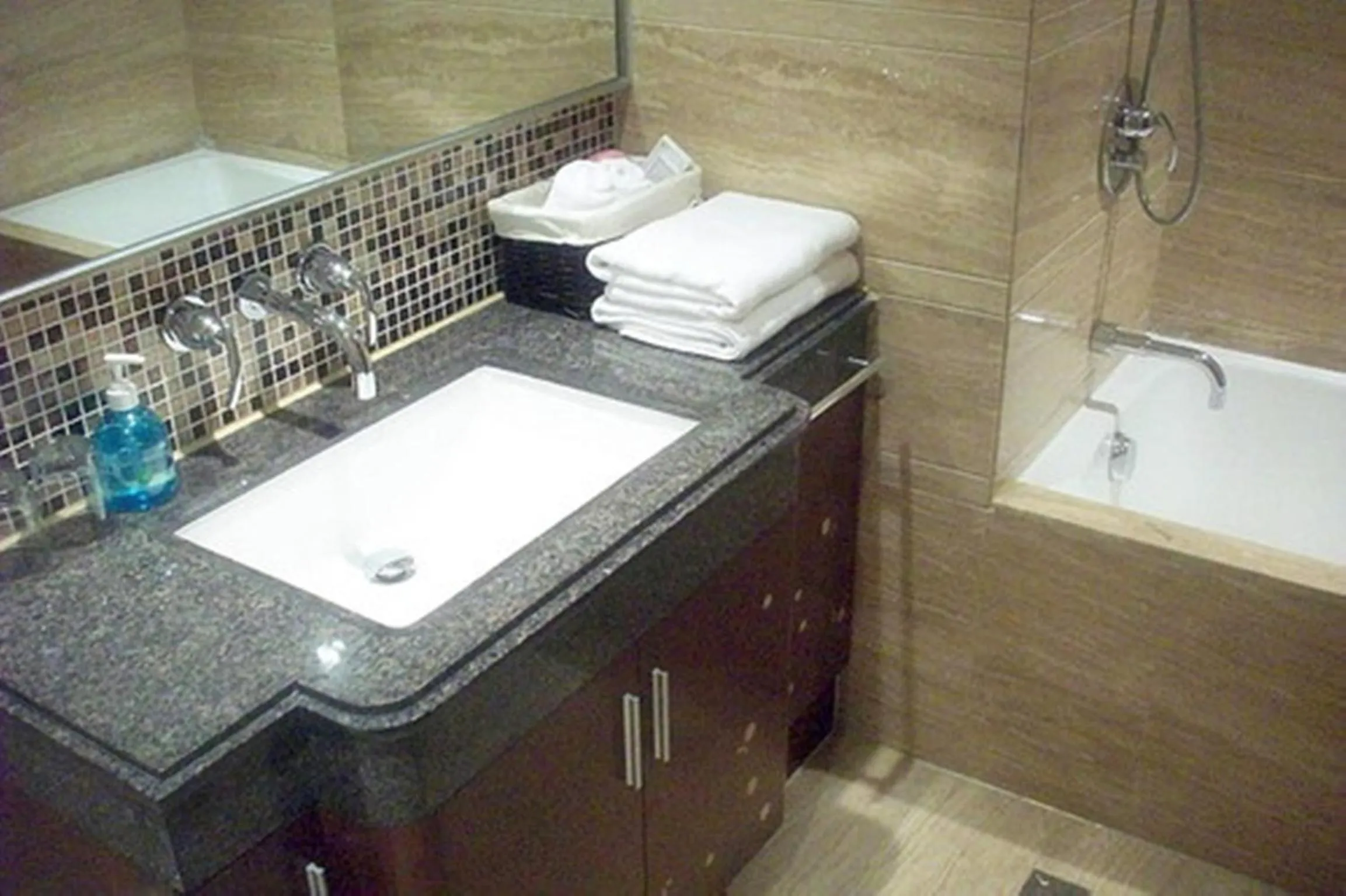 Bathroom in Ziyuan Service Apartment