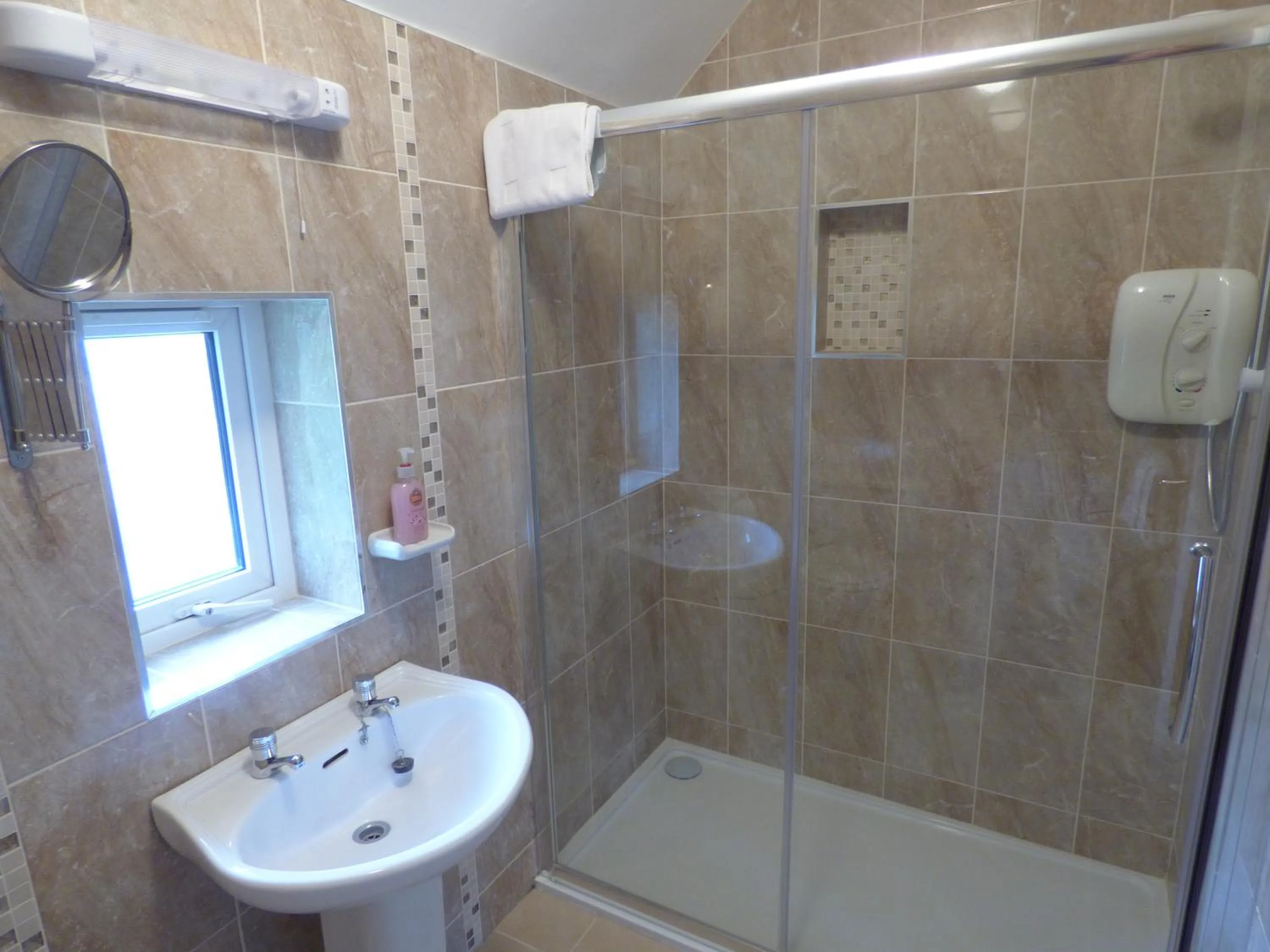 Shower in Parkhouse B&B