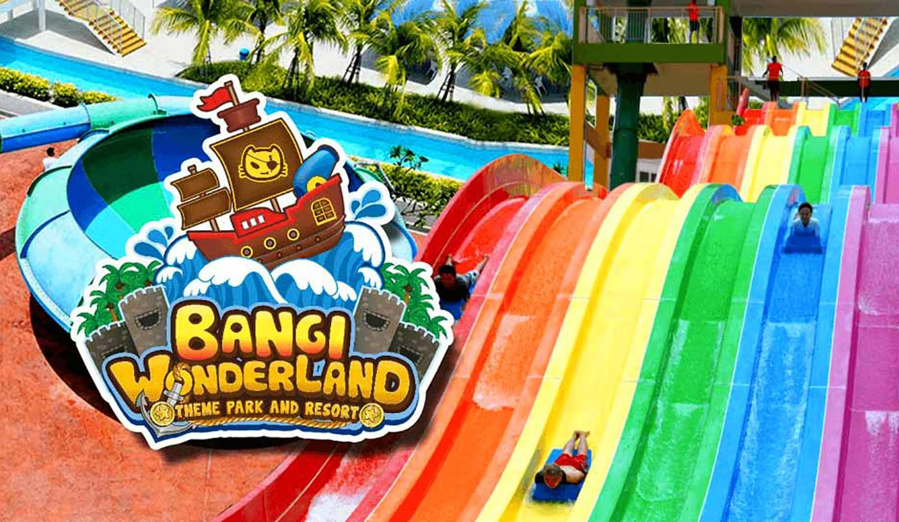 Swimming pool in The Loft Plaza Hotel