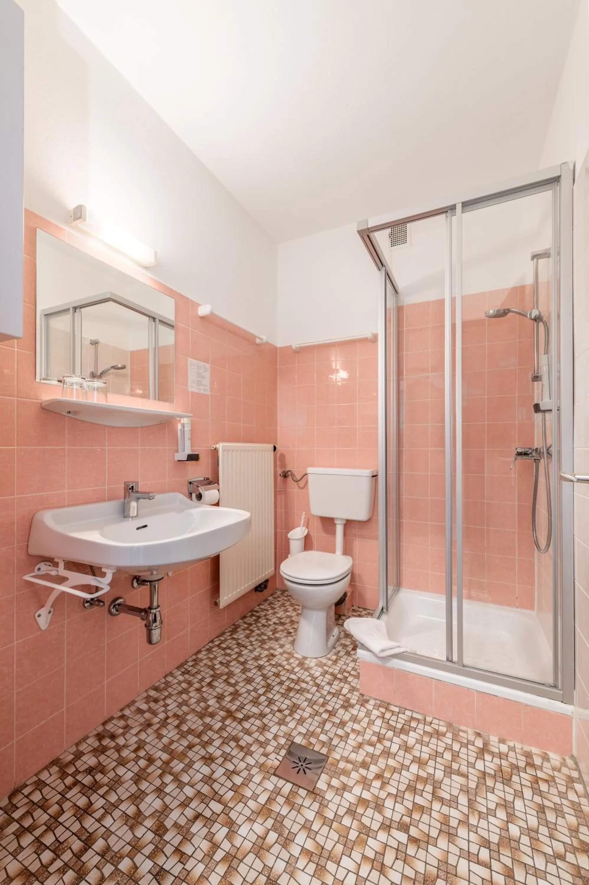 Bathroom in s'Wirtshaus by Alpine Genusswelten