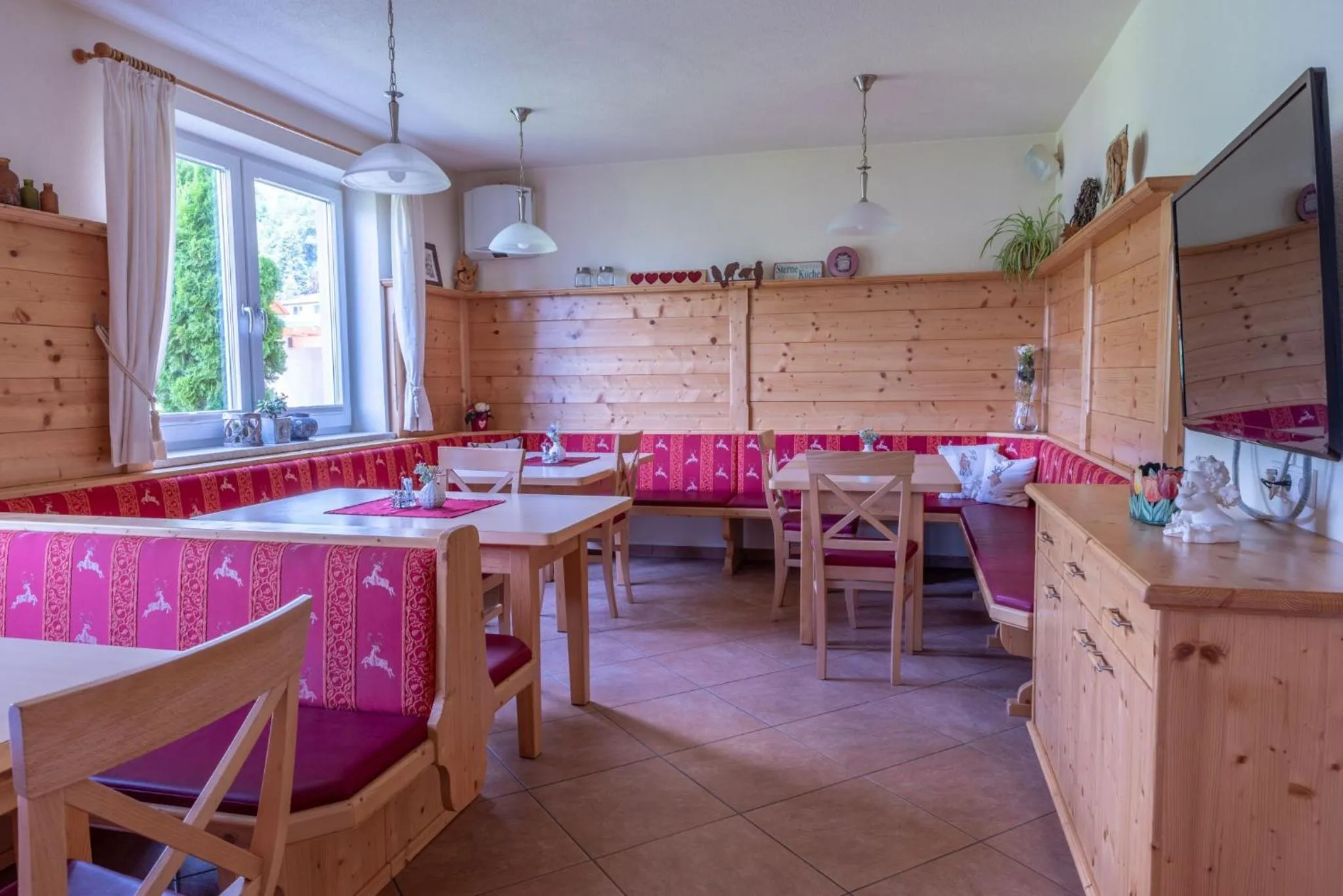 Restaurant/places to eat in s'Wirtshaus by Alpine Genusswelten