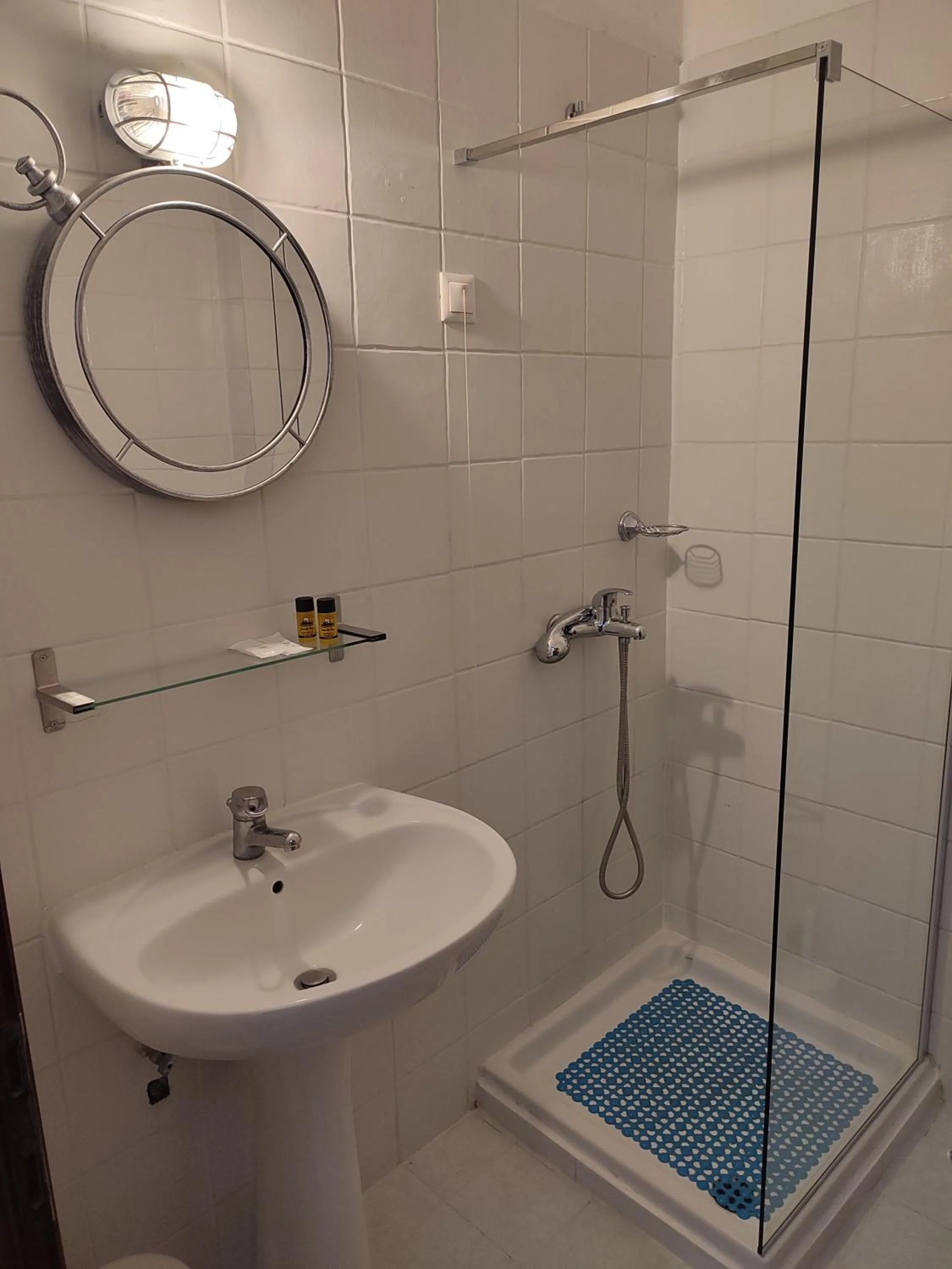 Bathroom in Bella Grecia