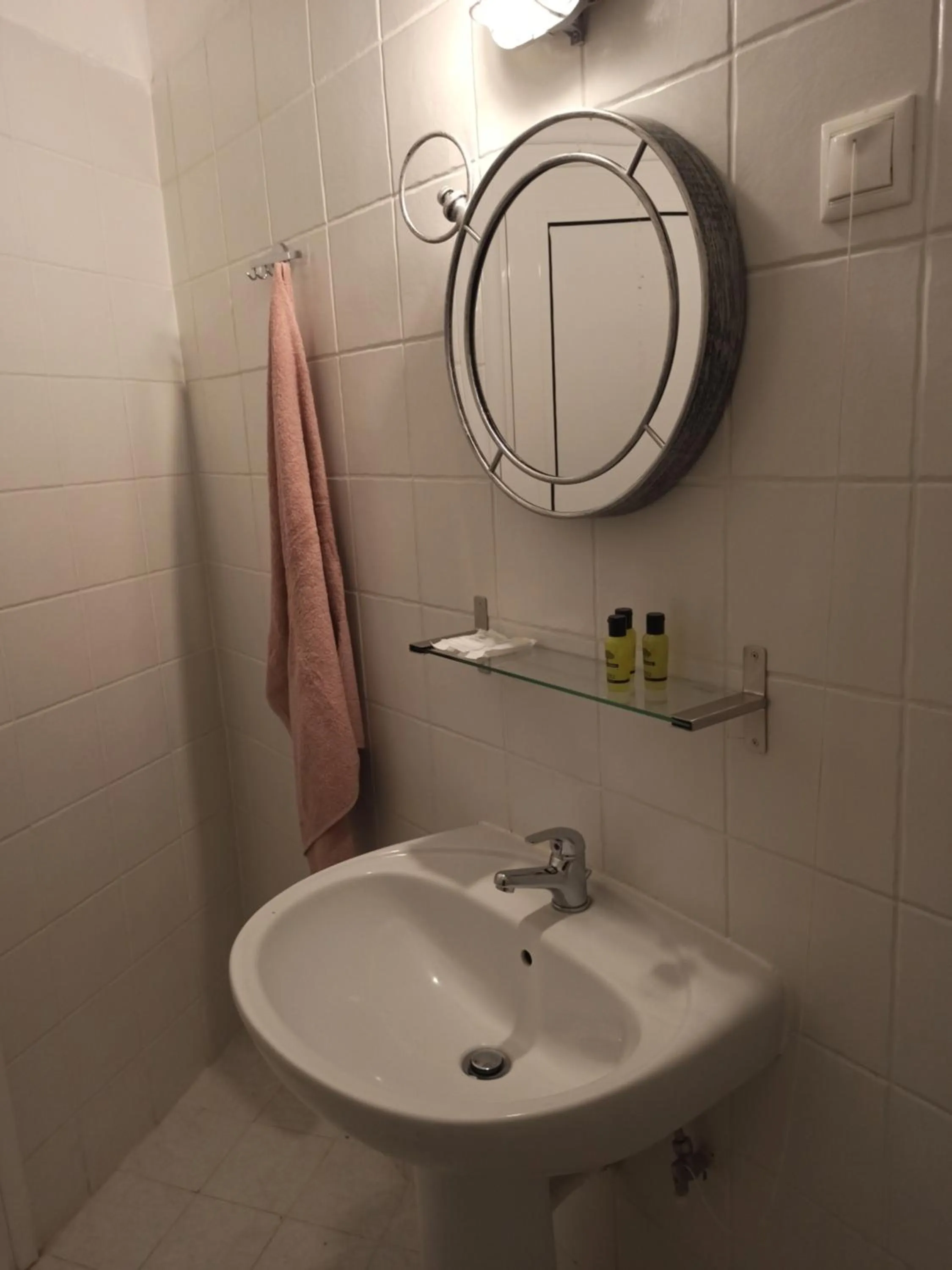 Bathroom in Bella Grecia