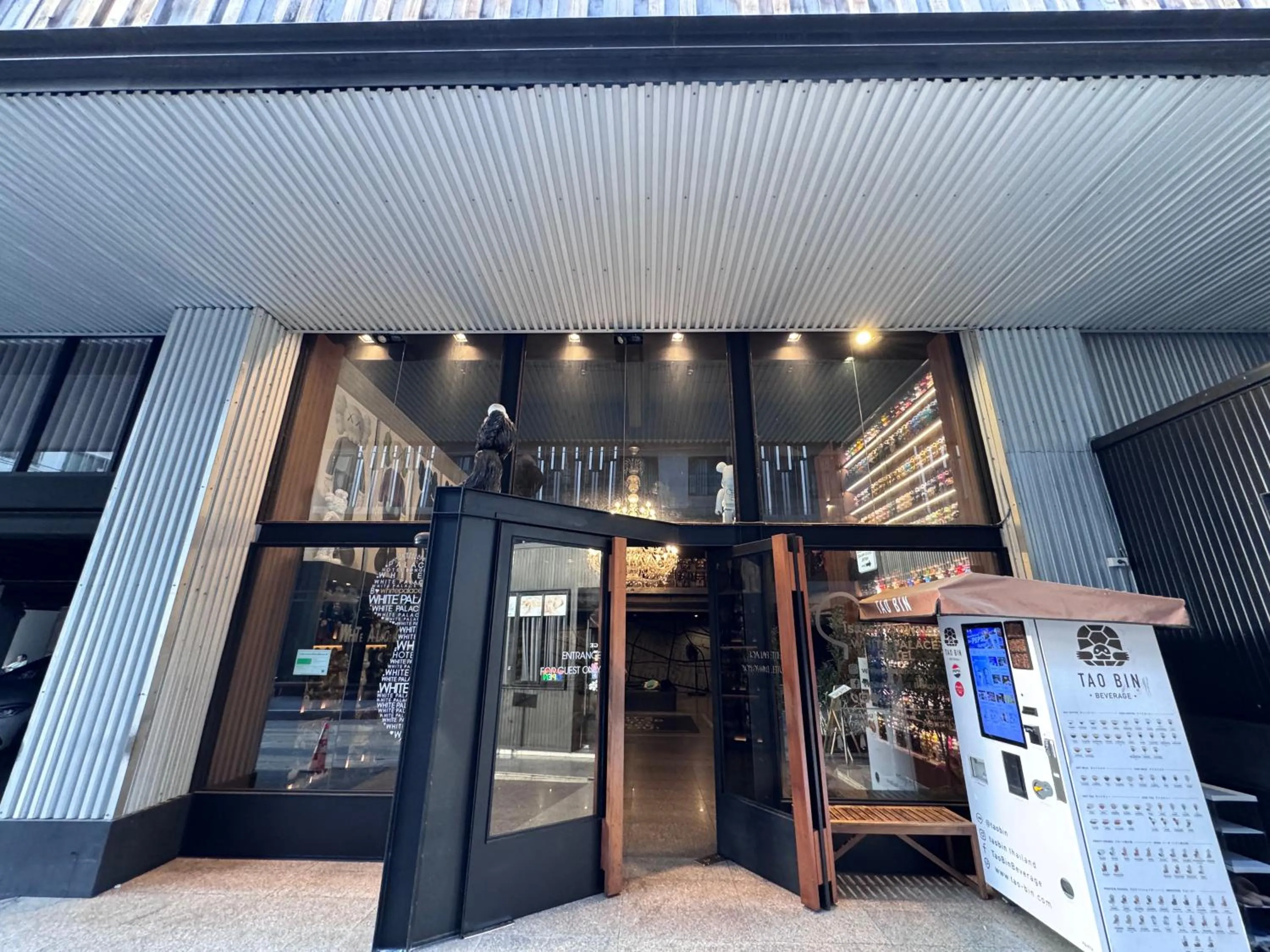 Facade/entrance in White Palace Bangkok