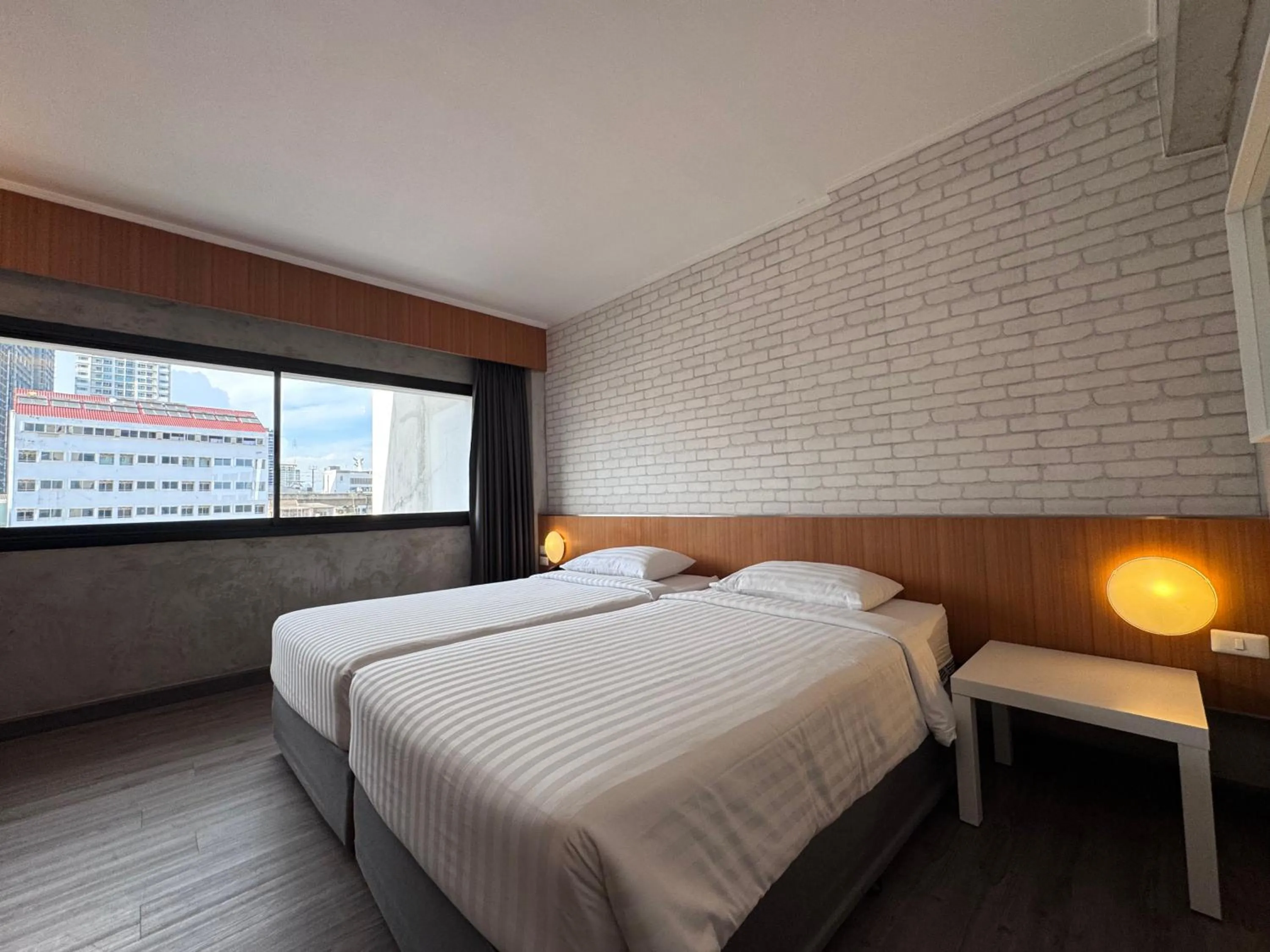 Bed in White Palace Bangkok