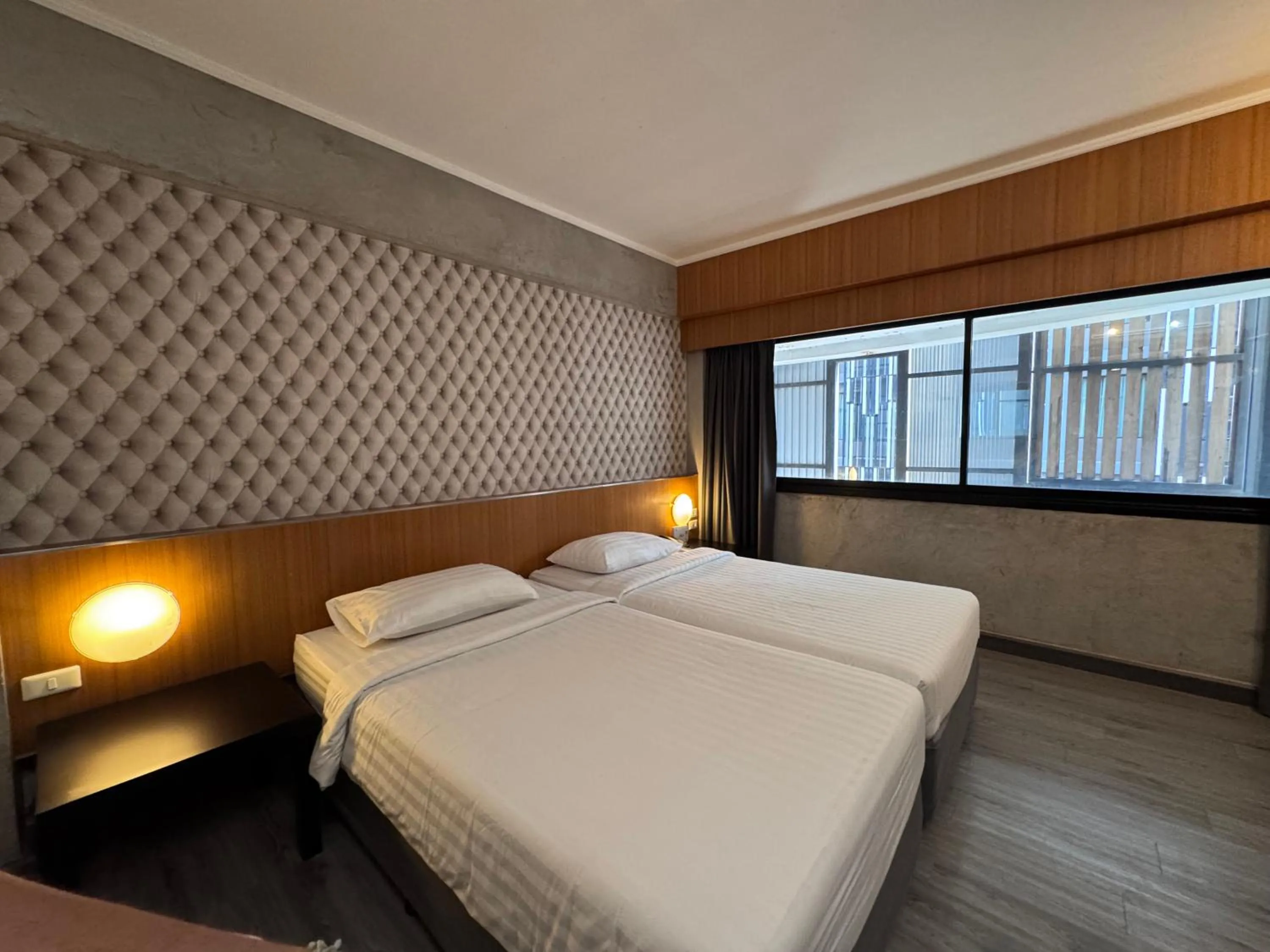 Bed in White Palace Bangkok