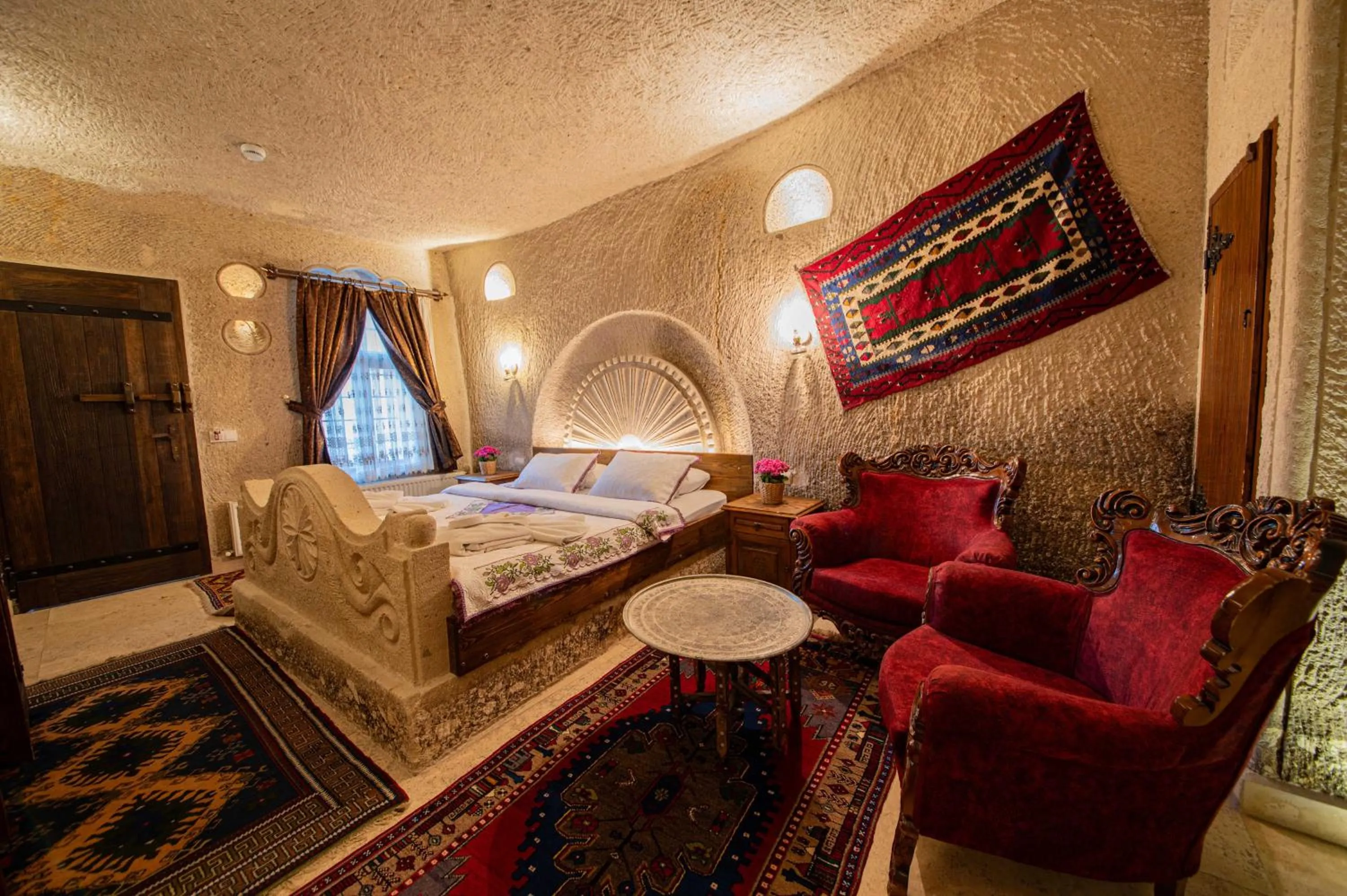 Photo of the whole room, Bed in Safran Cave Hotel