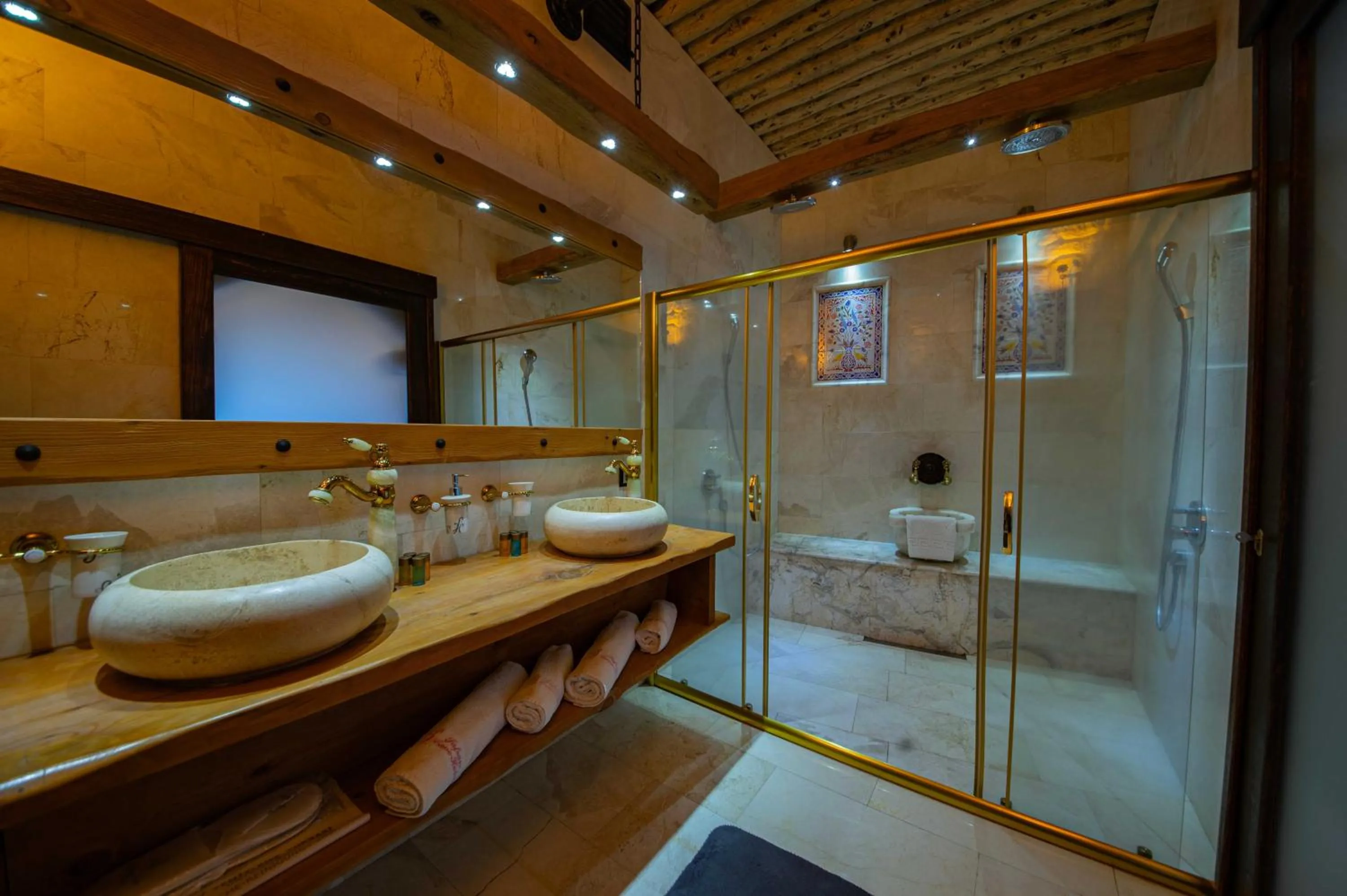 Bathroom in Safran Cave Hotel