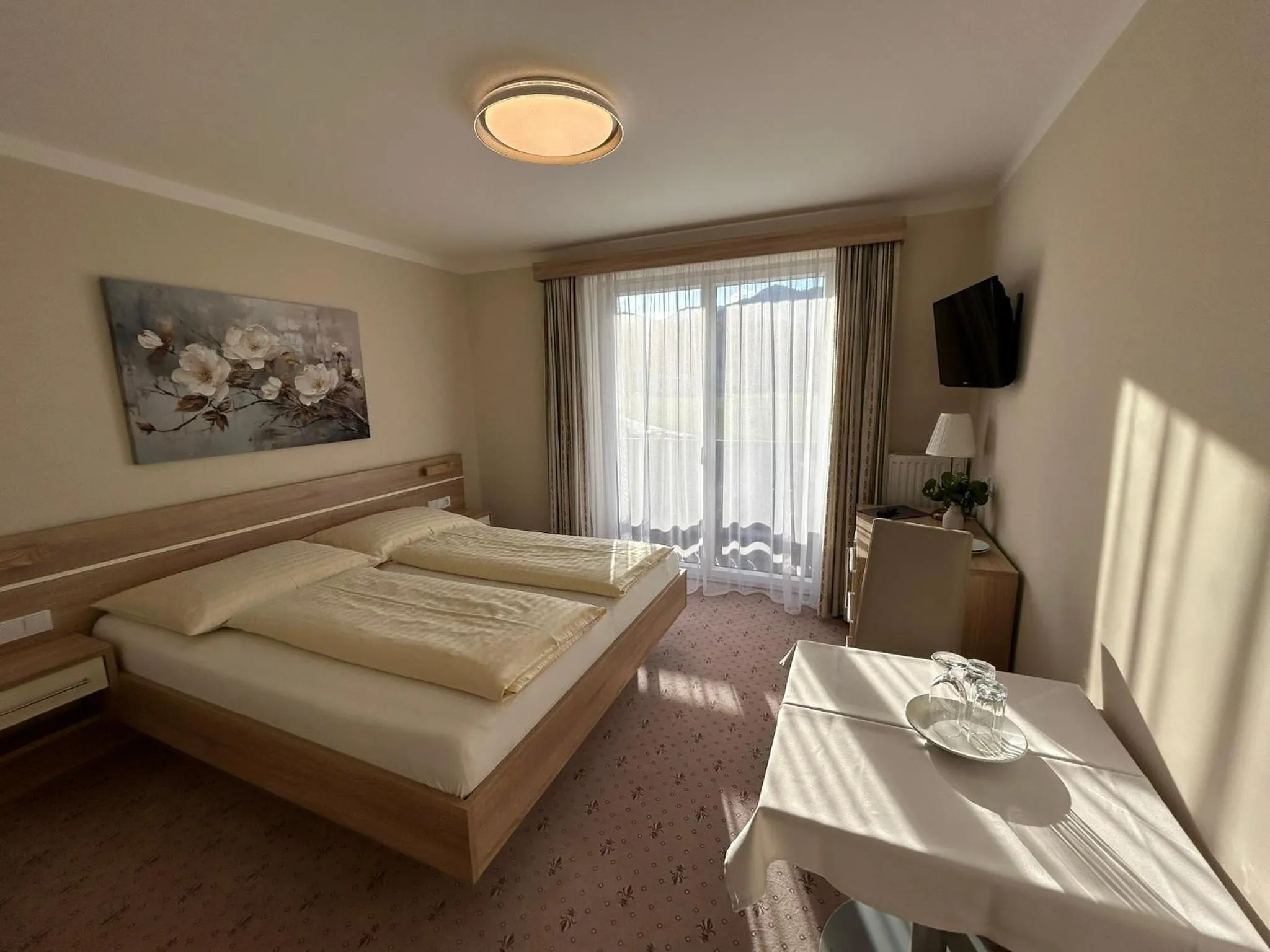 Bed in Pension Schlömmer