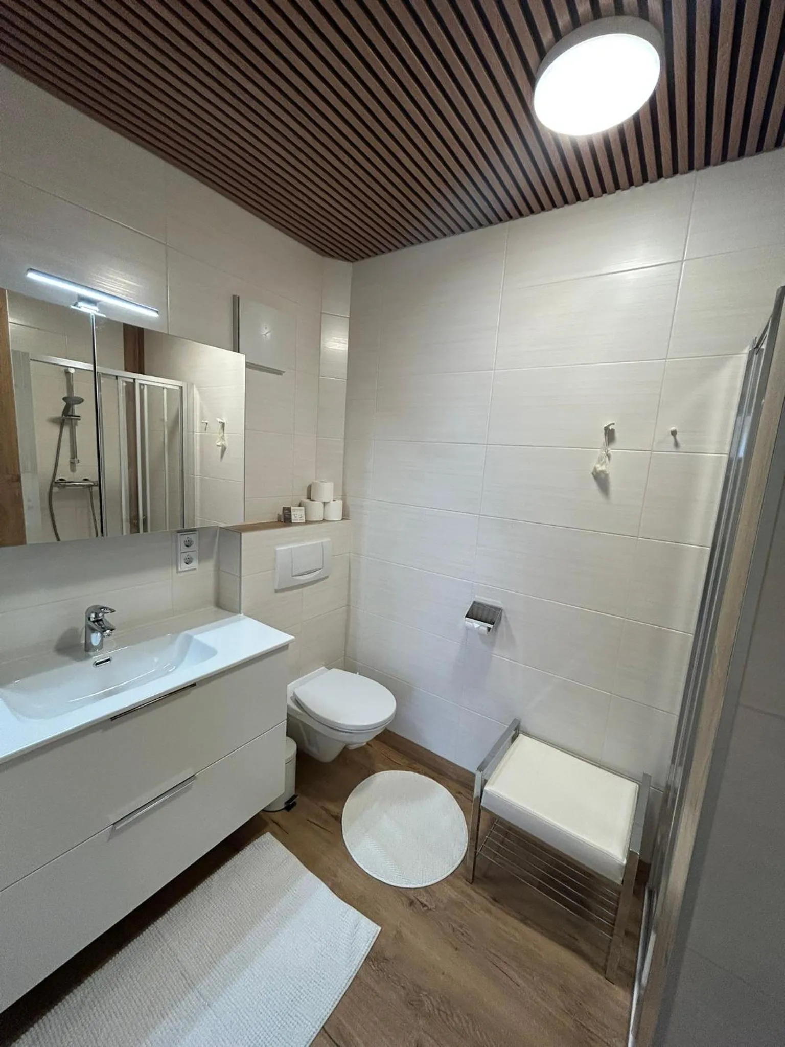 Shower in Pension Schlömmer