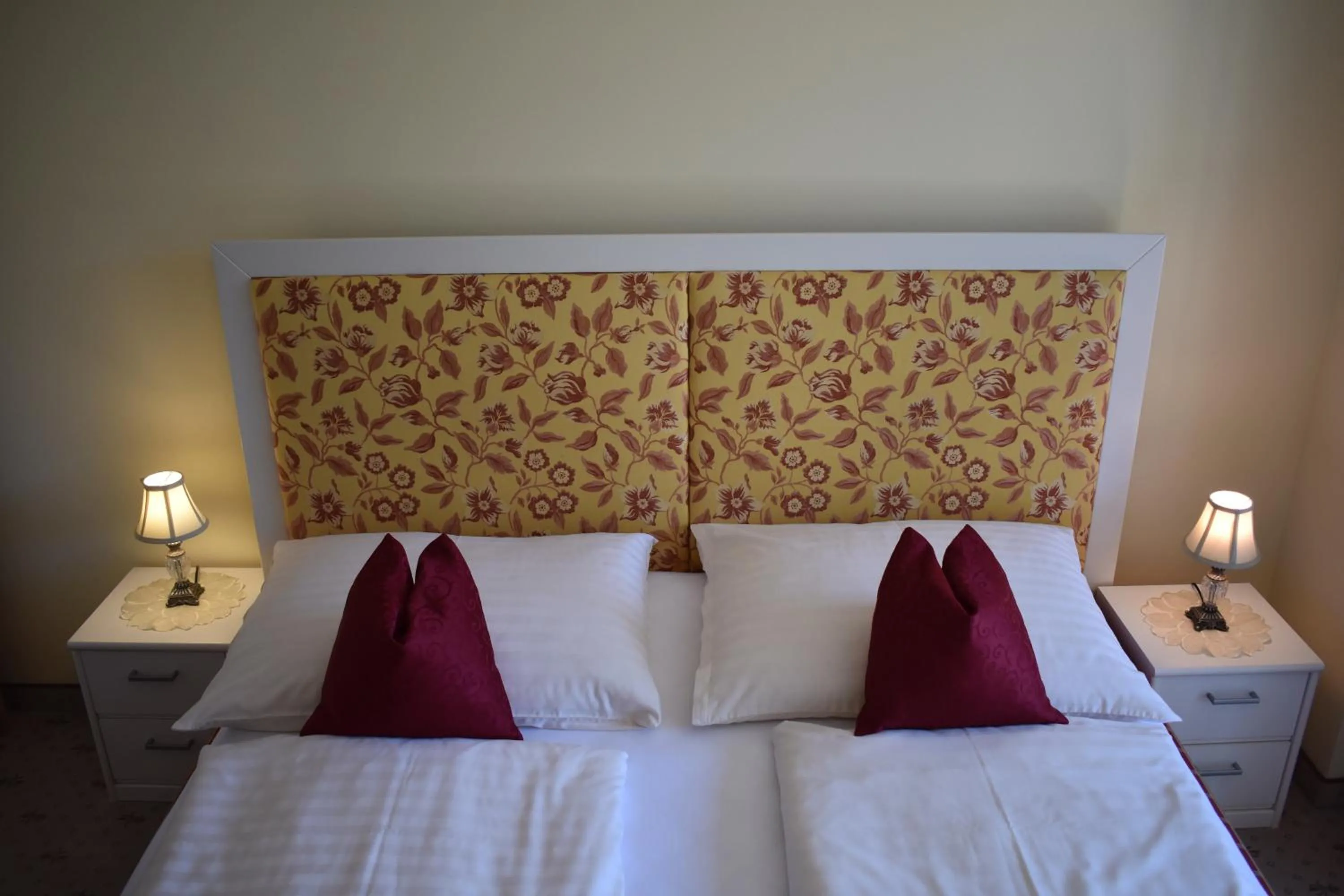 Bed in Pension Schlömmer