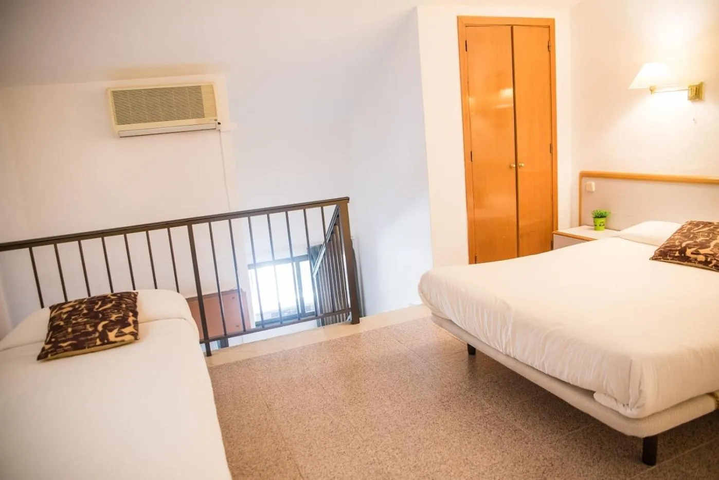 Photo of the whole room, Bed in Hotel Prado Real