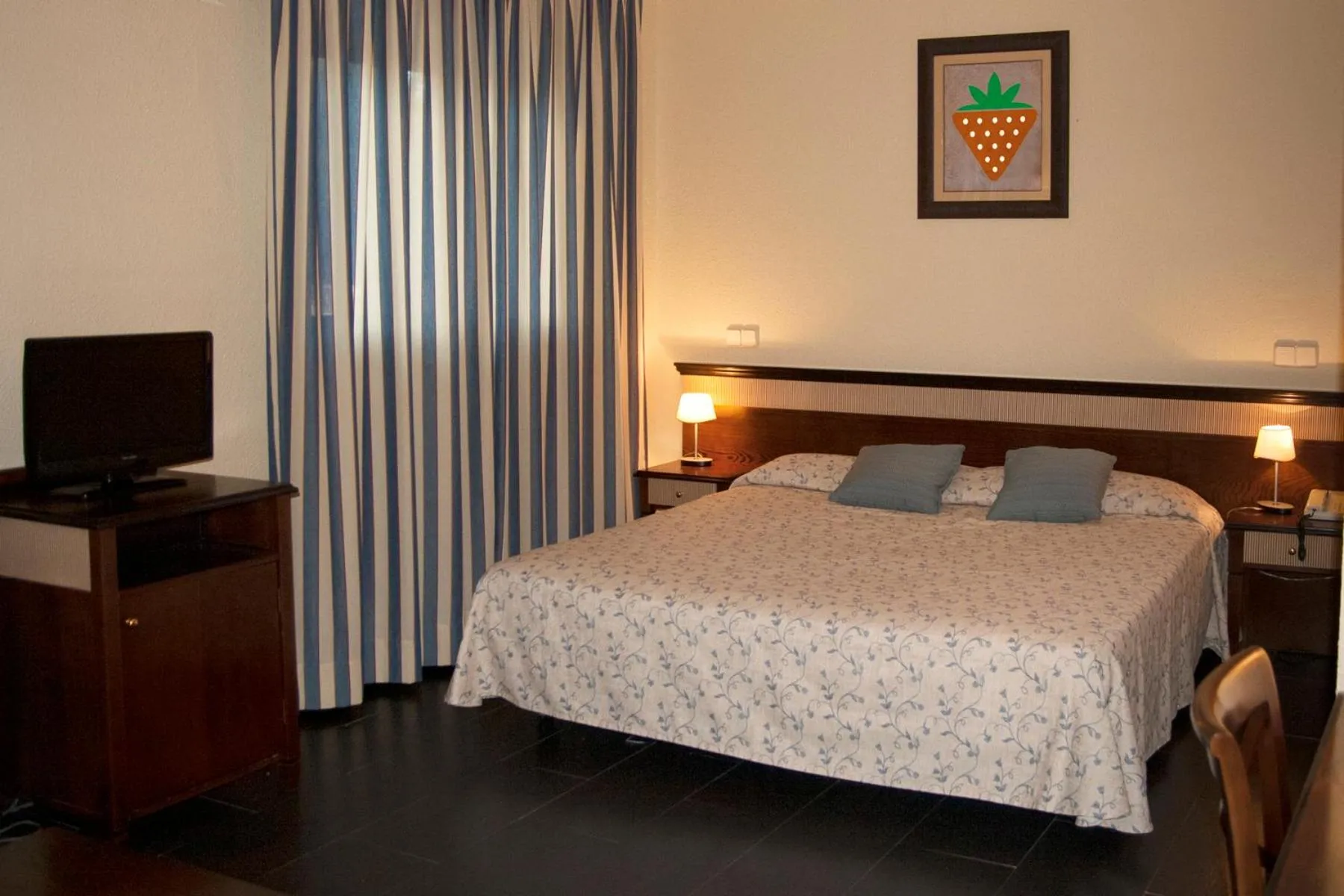 Photo of the whole room, Bed in Hotel Prado Real