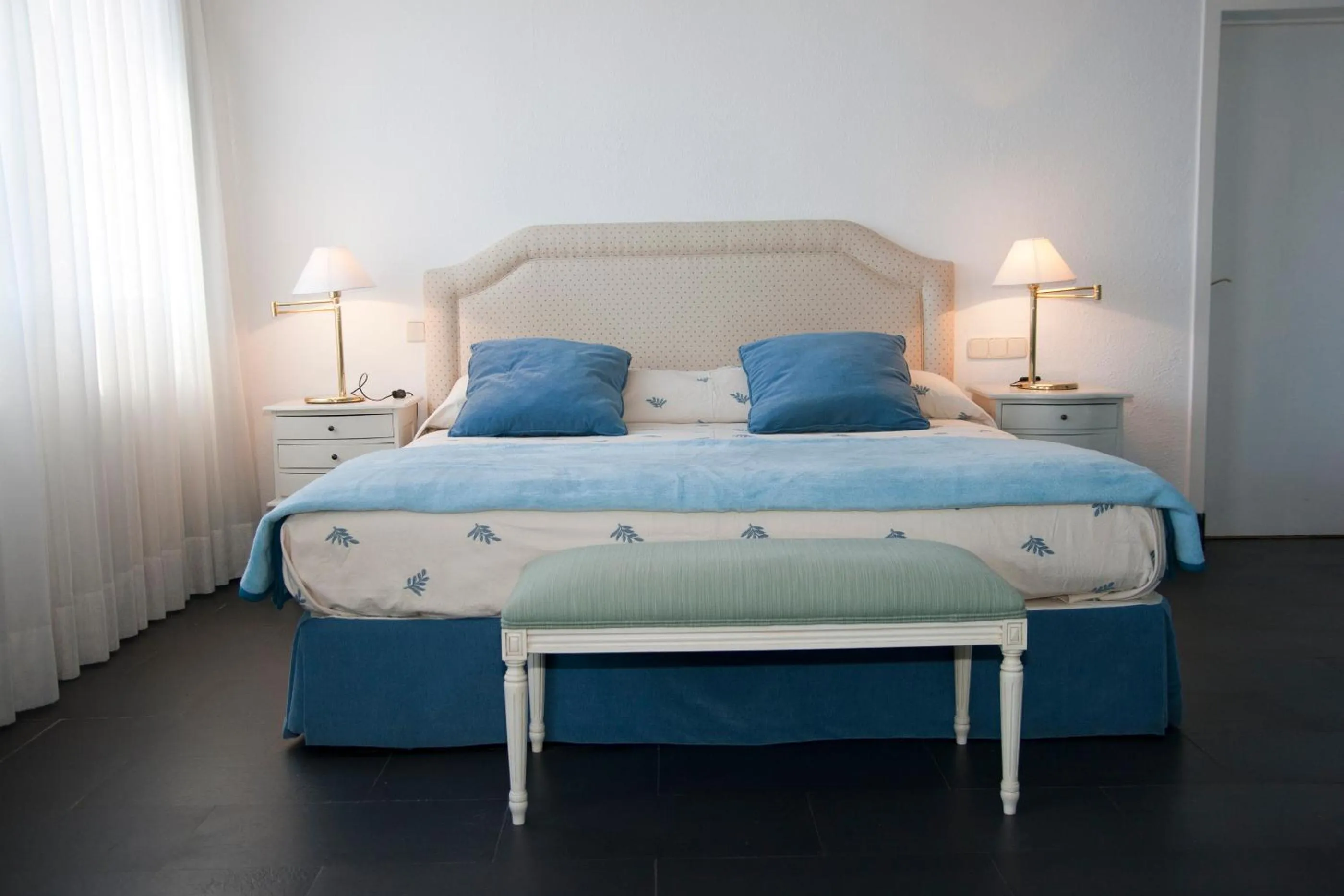 Shower, Bed in Hotel Prado Real