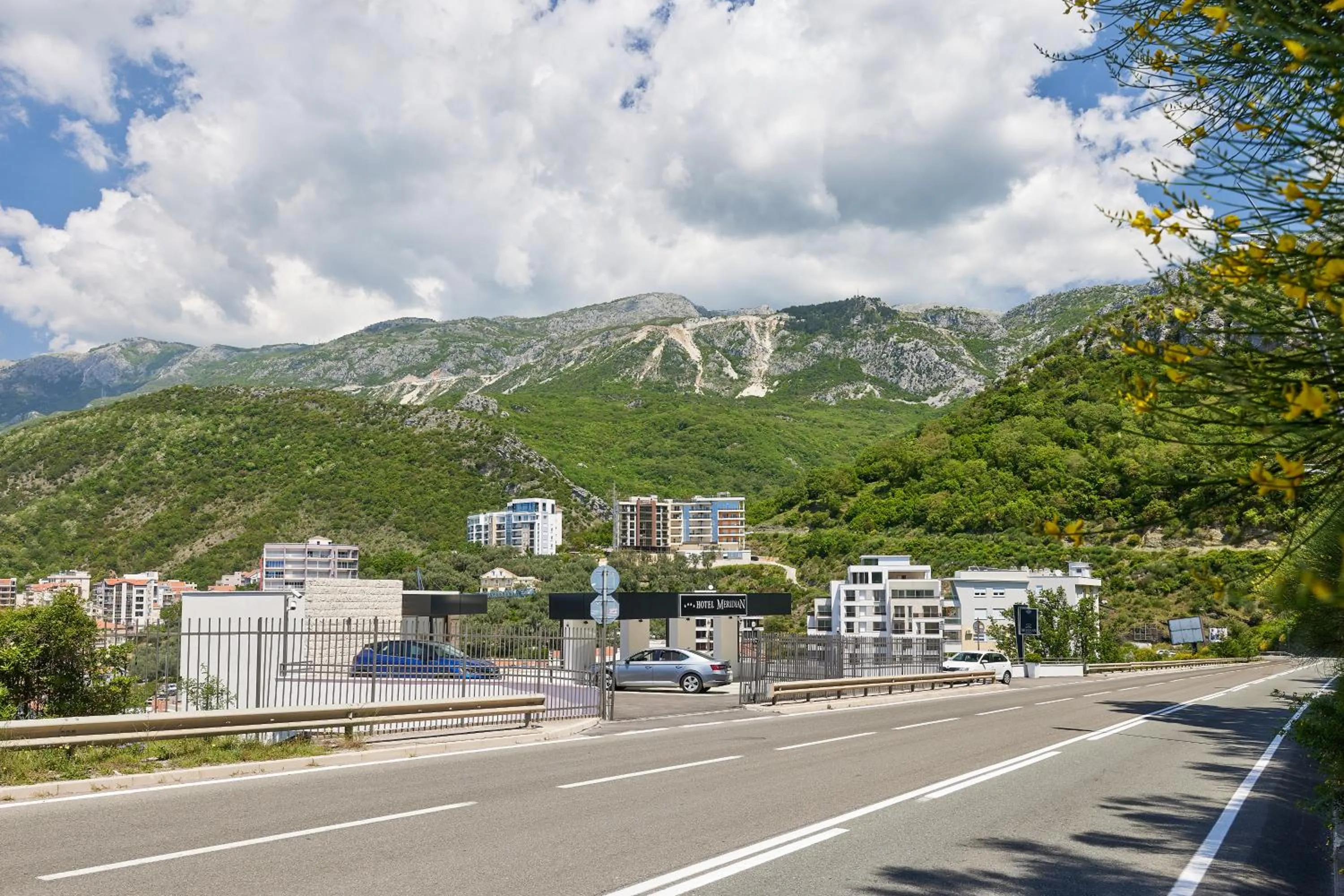 Parking in Meridian Hotel