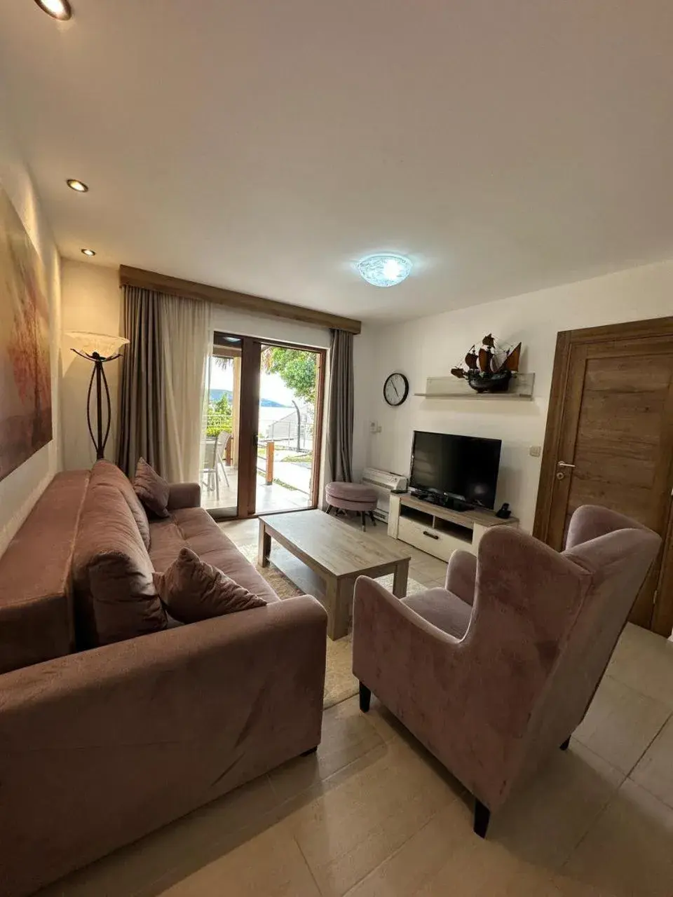 Two-Bedroom Apartment with Sea View and Terrace in Meridian Hotel Two-Bedroom Apartment with Sea View and Terrace in Meridian Hotel