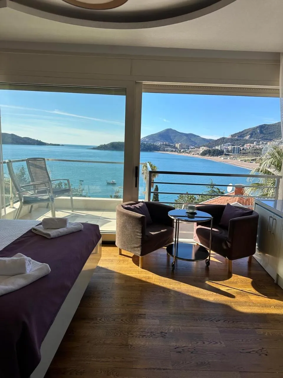 Balcony/Terrace in Meridian Hotel