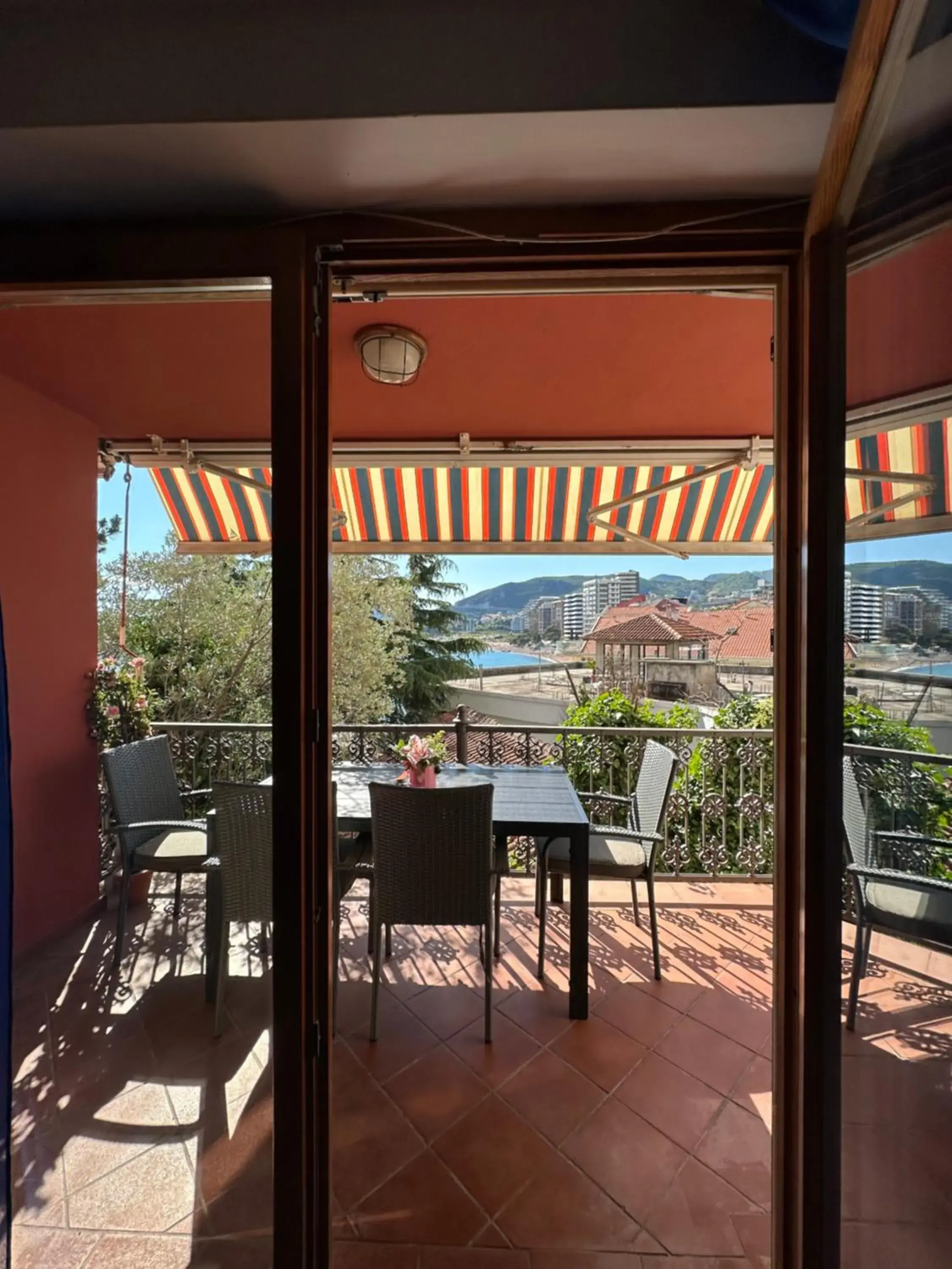 Three-Bedroom Apartment with Terrace and Sea View in Meridian Hotel Three-Bedroom Apartment with Terrace and Sea View in Meridian Hotel