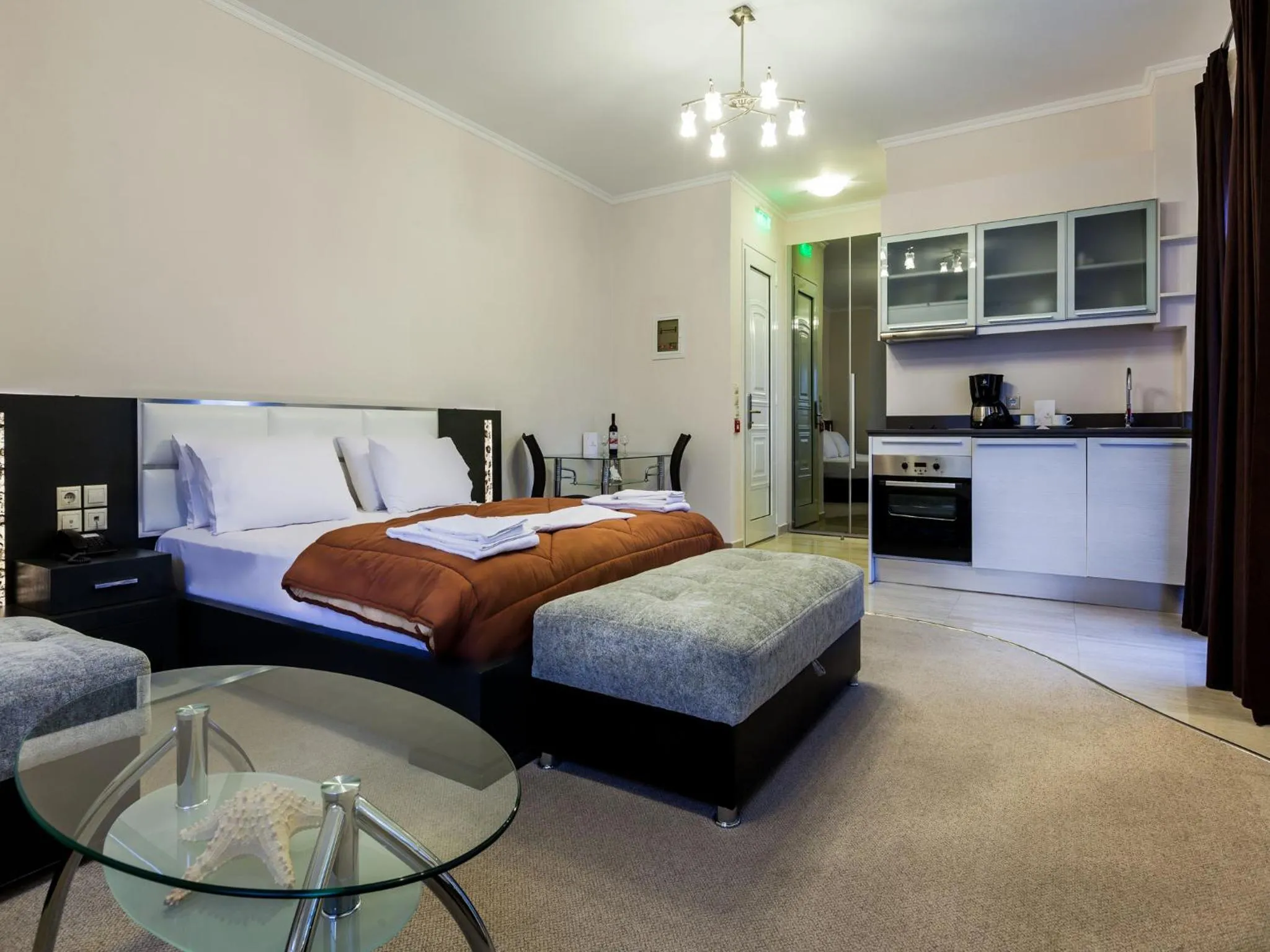 Photo of the whole room, Bed in Pearl Bay Hotel Apartments