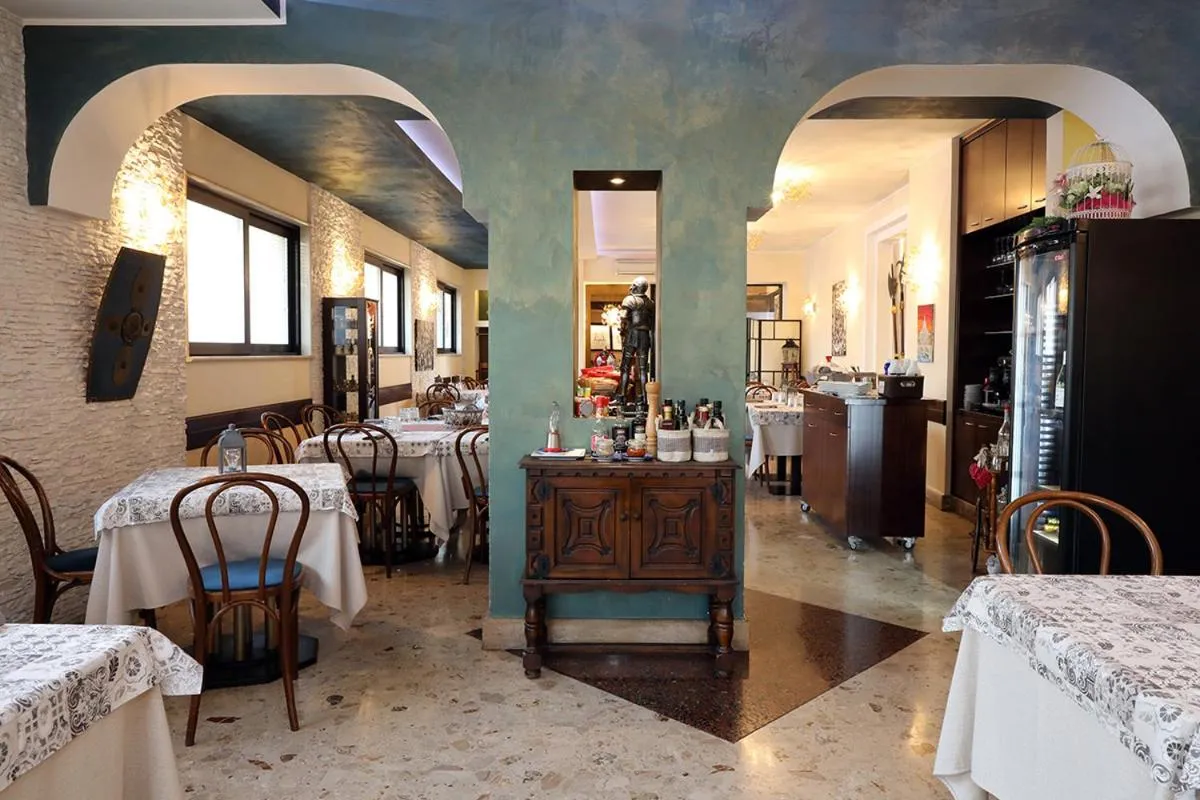 Restaurant/places to eat in Hotel Al Castello