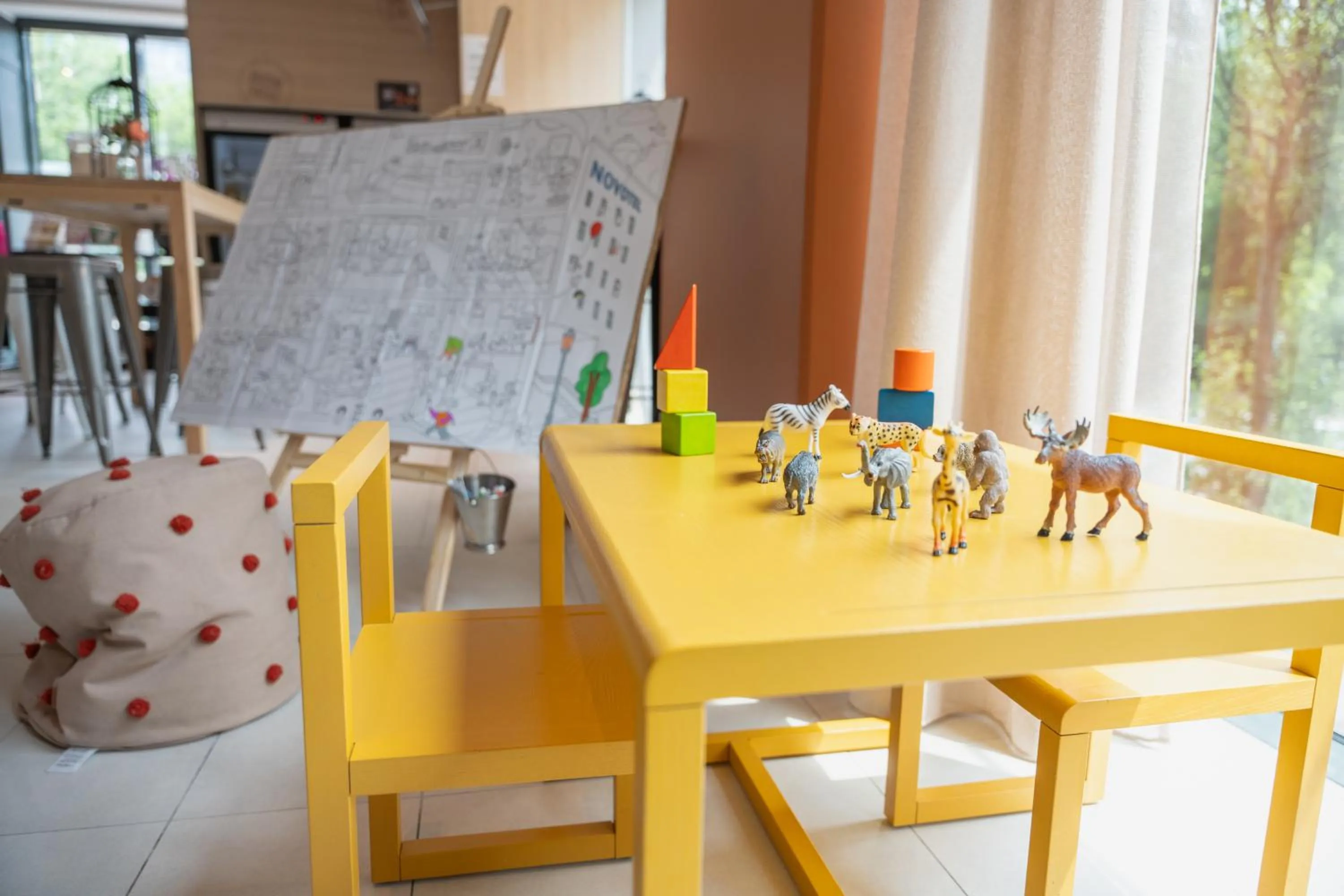 children in Novotel Suites Paris Issy Les Moulineaux