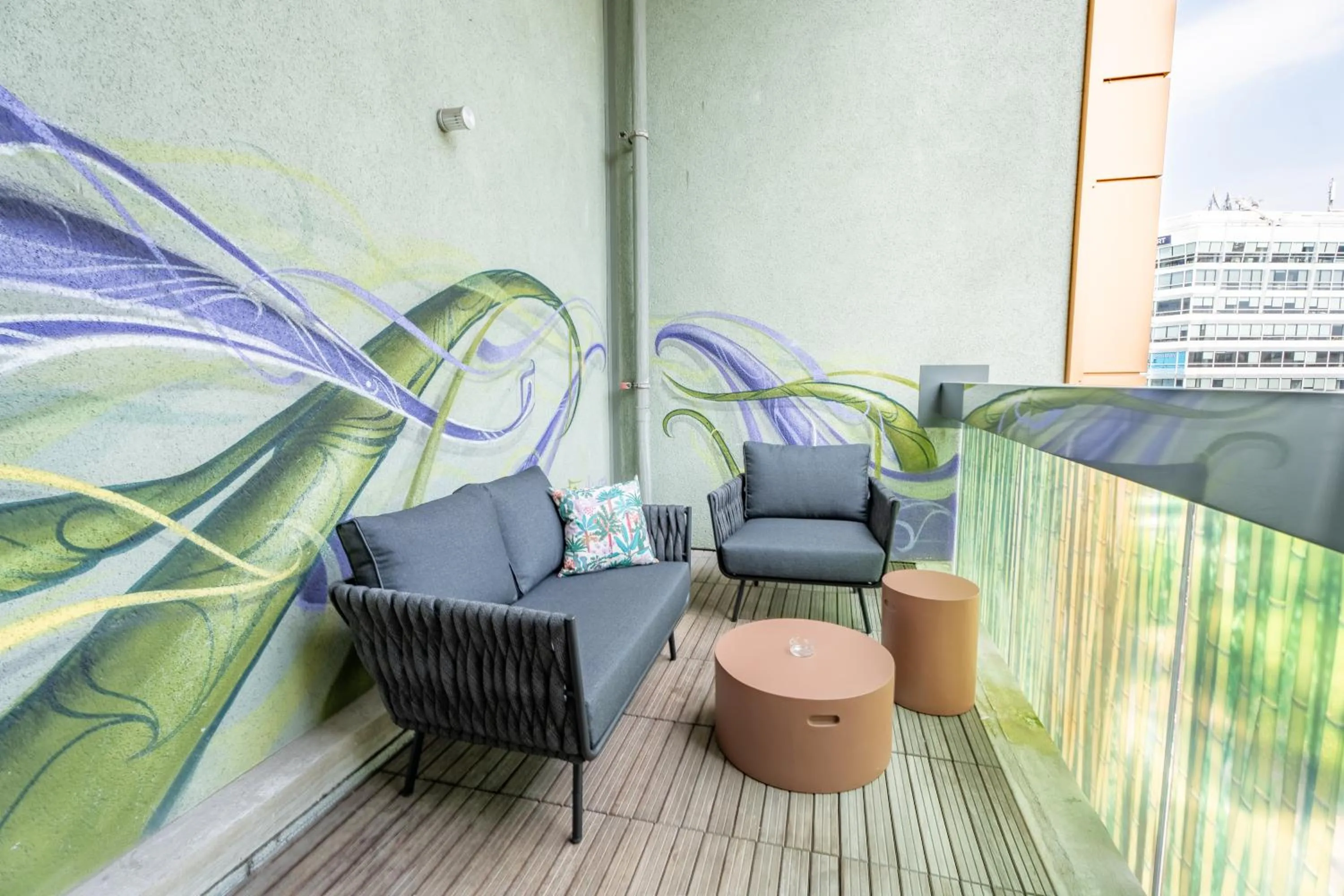 Balcony/Terrace in Novotel Suites Paris Issy Les Moulineaux