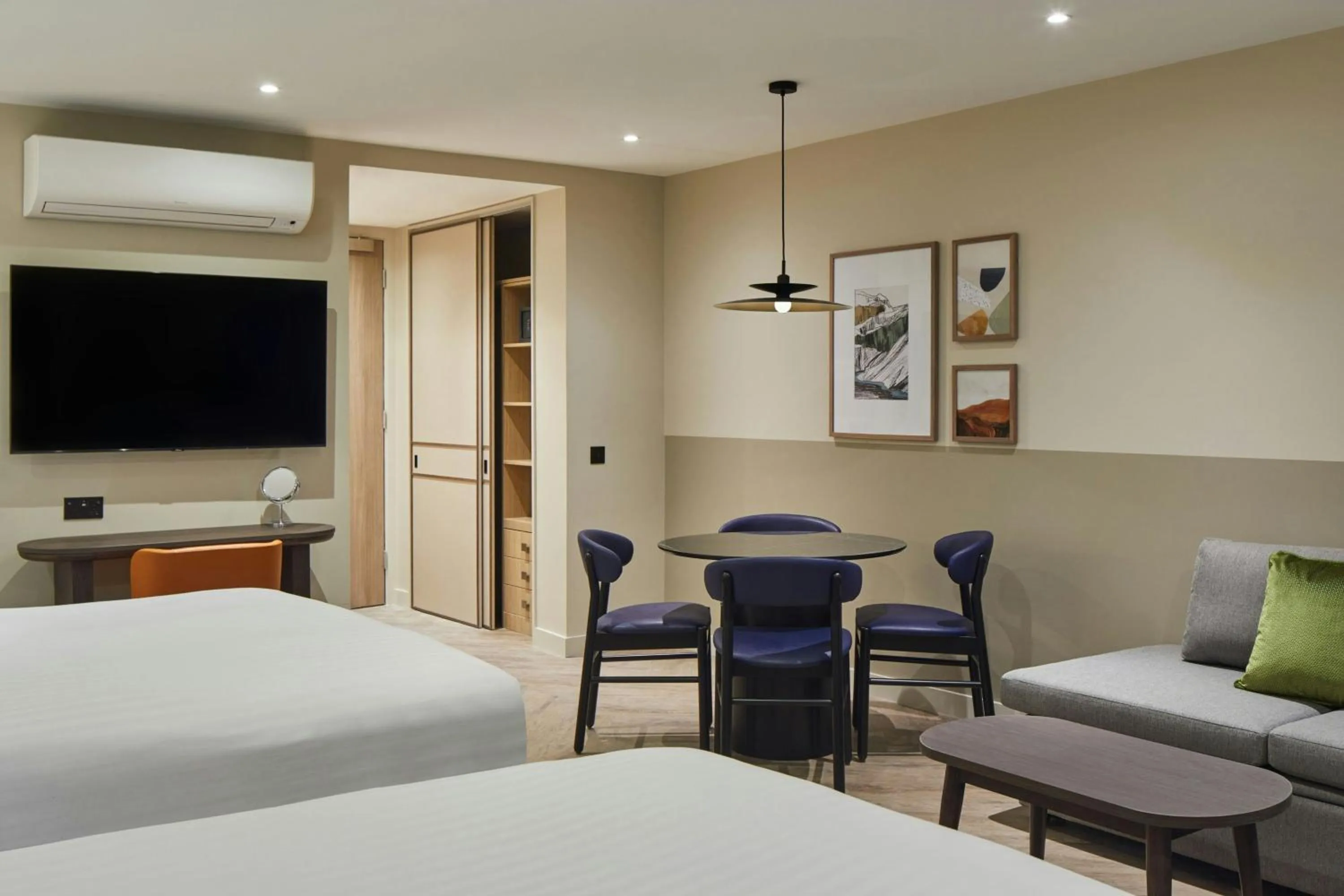 Bed in Residence Inn by Marriott Edinburgh