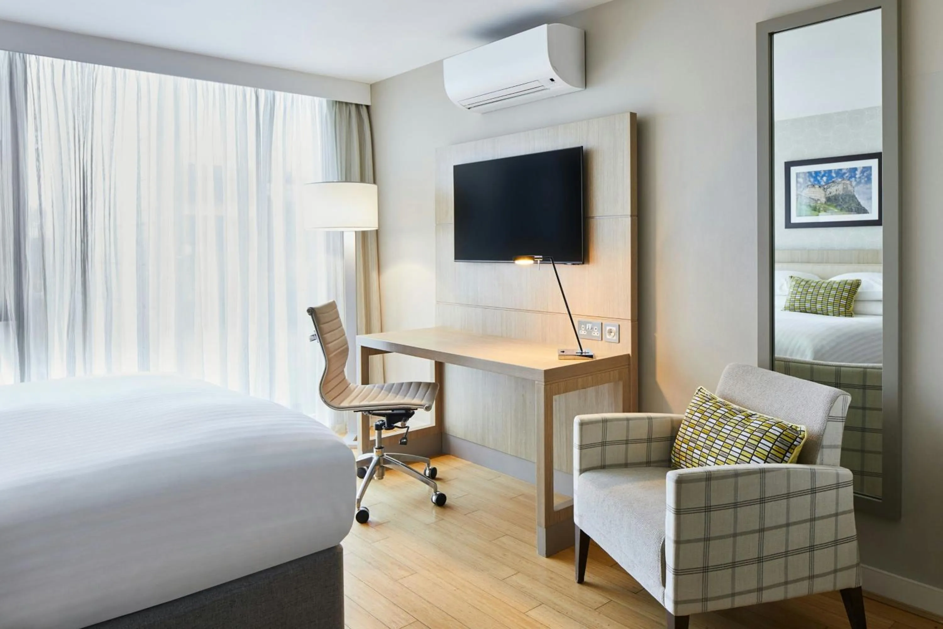 Bedroom, Bed in Residence Inn by Marriott Edinburgh