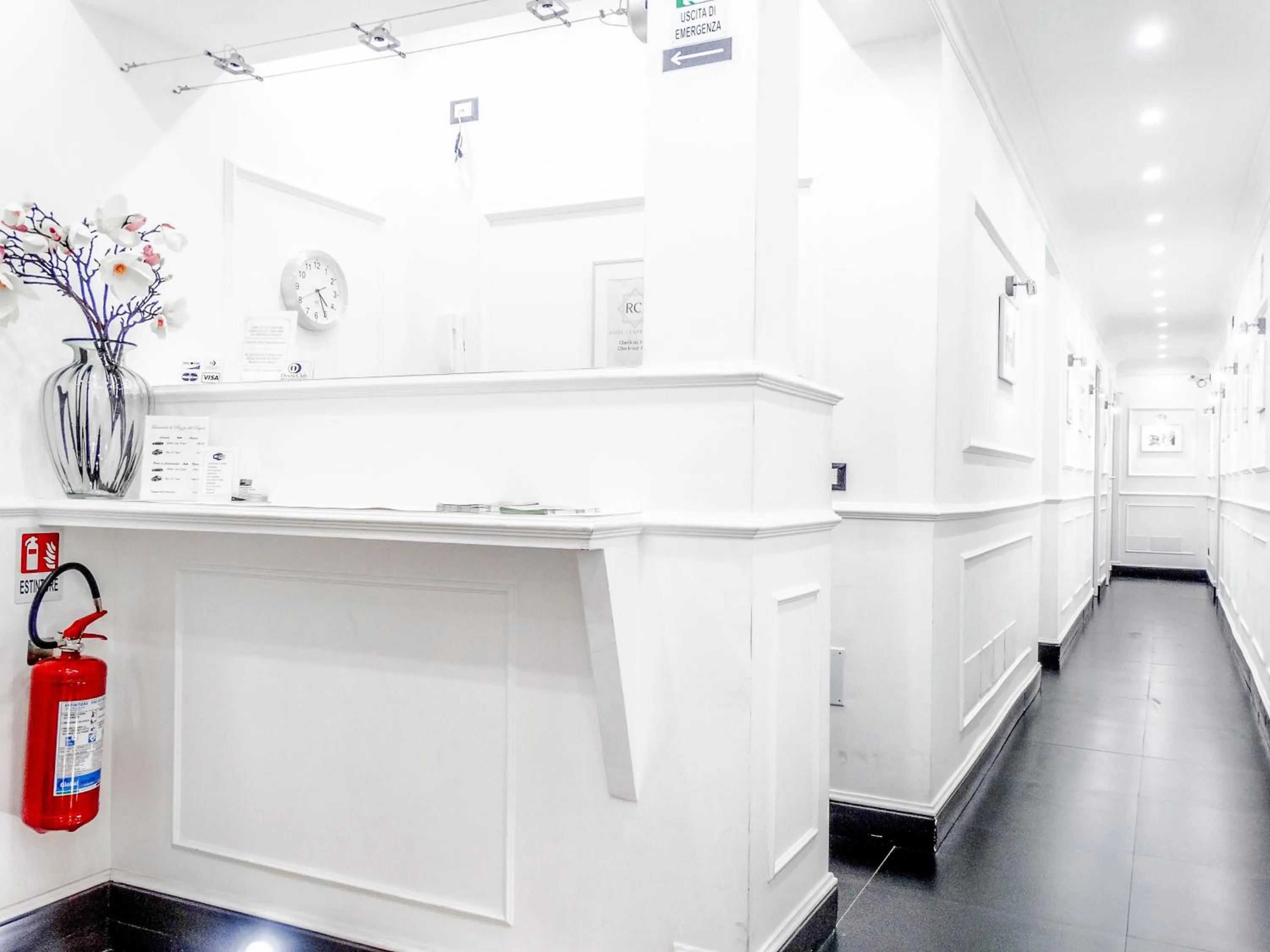 Lobby or reception in Rome Central Inn