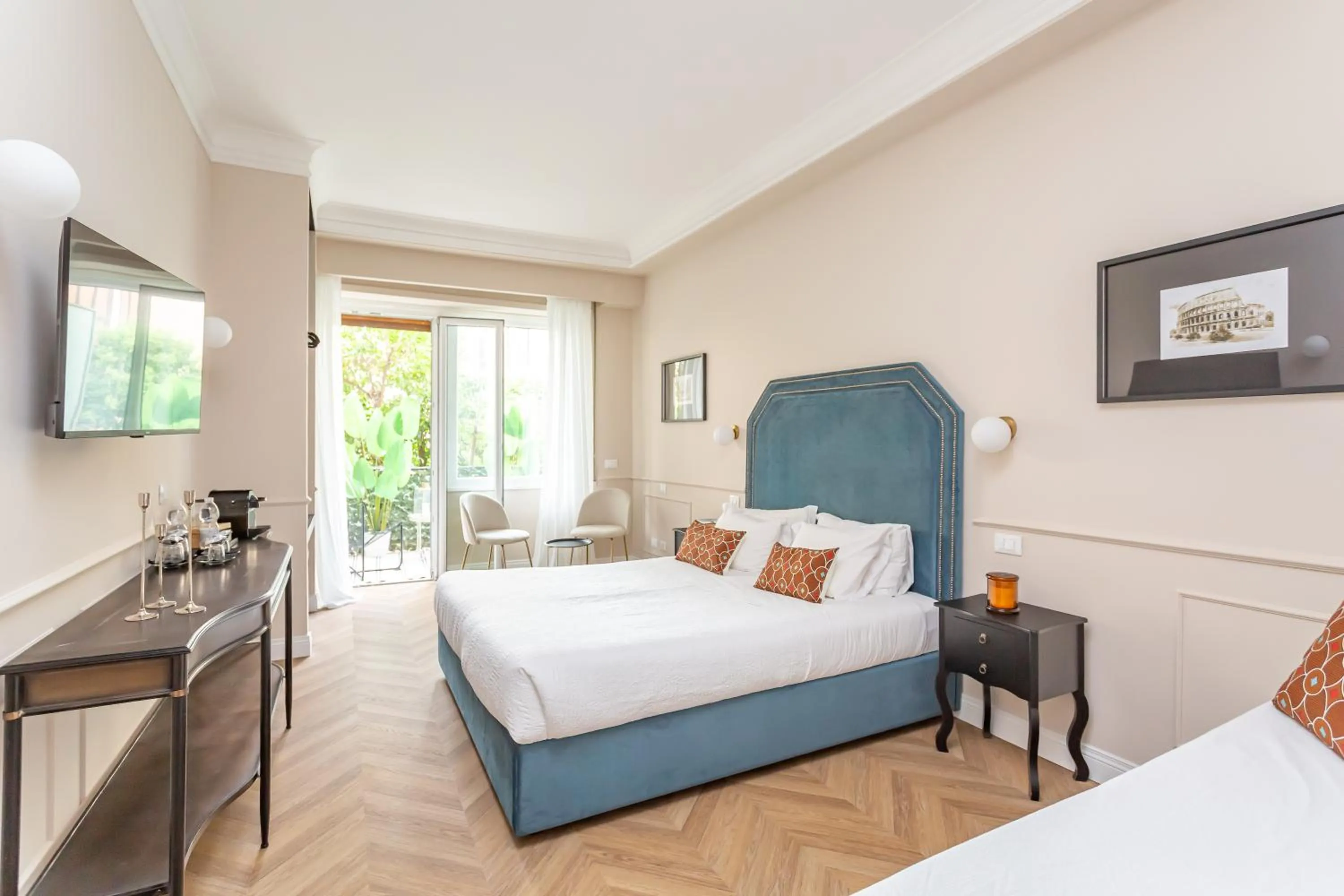 Bed in Rome Central Inn