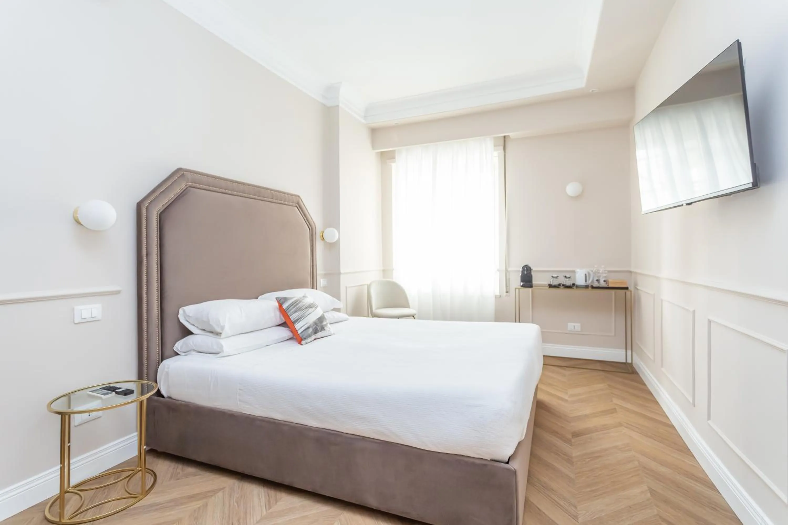 Bed in Rome Central Inn