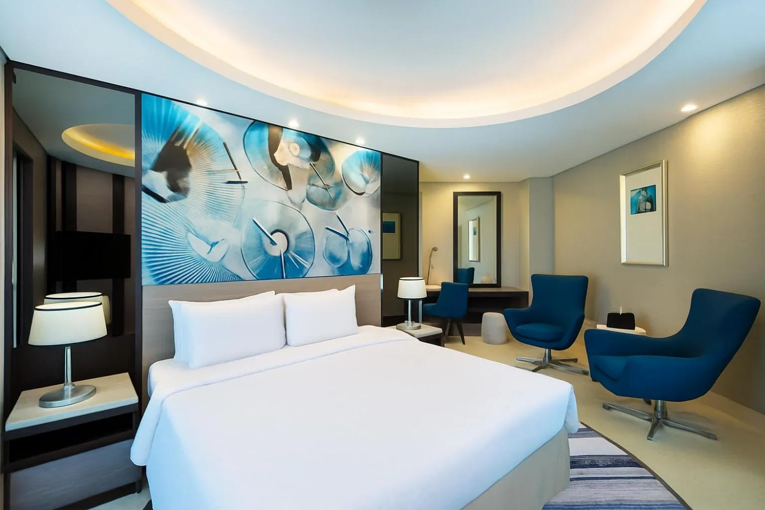 Bedroom, Bed in Grand Mercure Business Bay