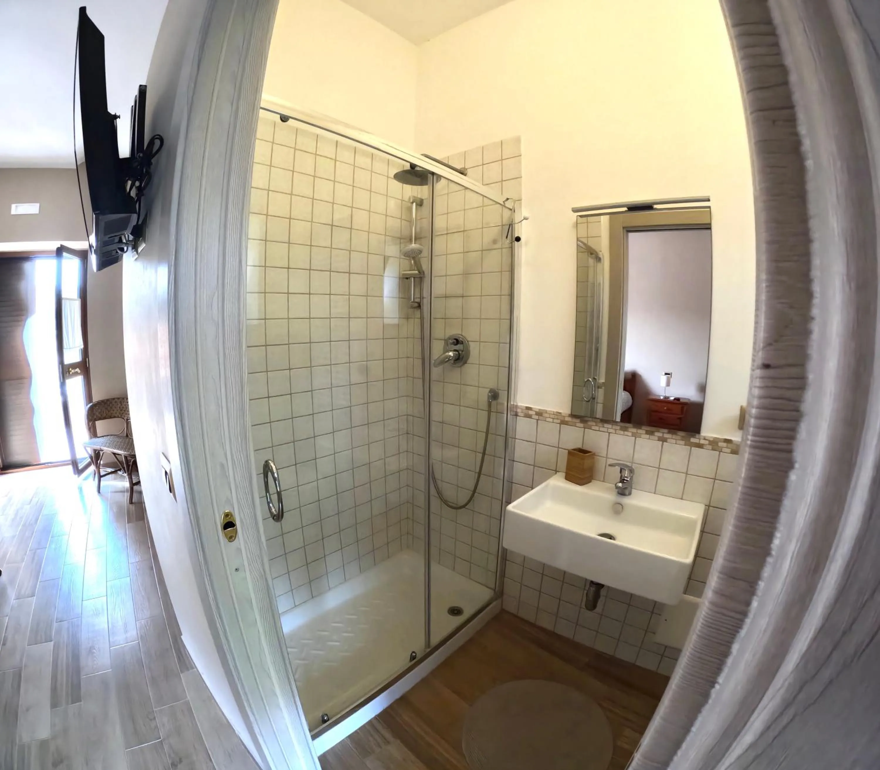 Shower in B&b A casa di Maybe