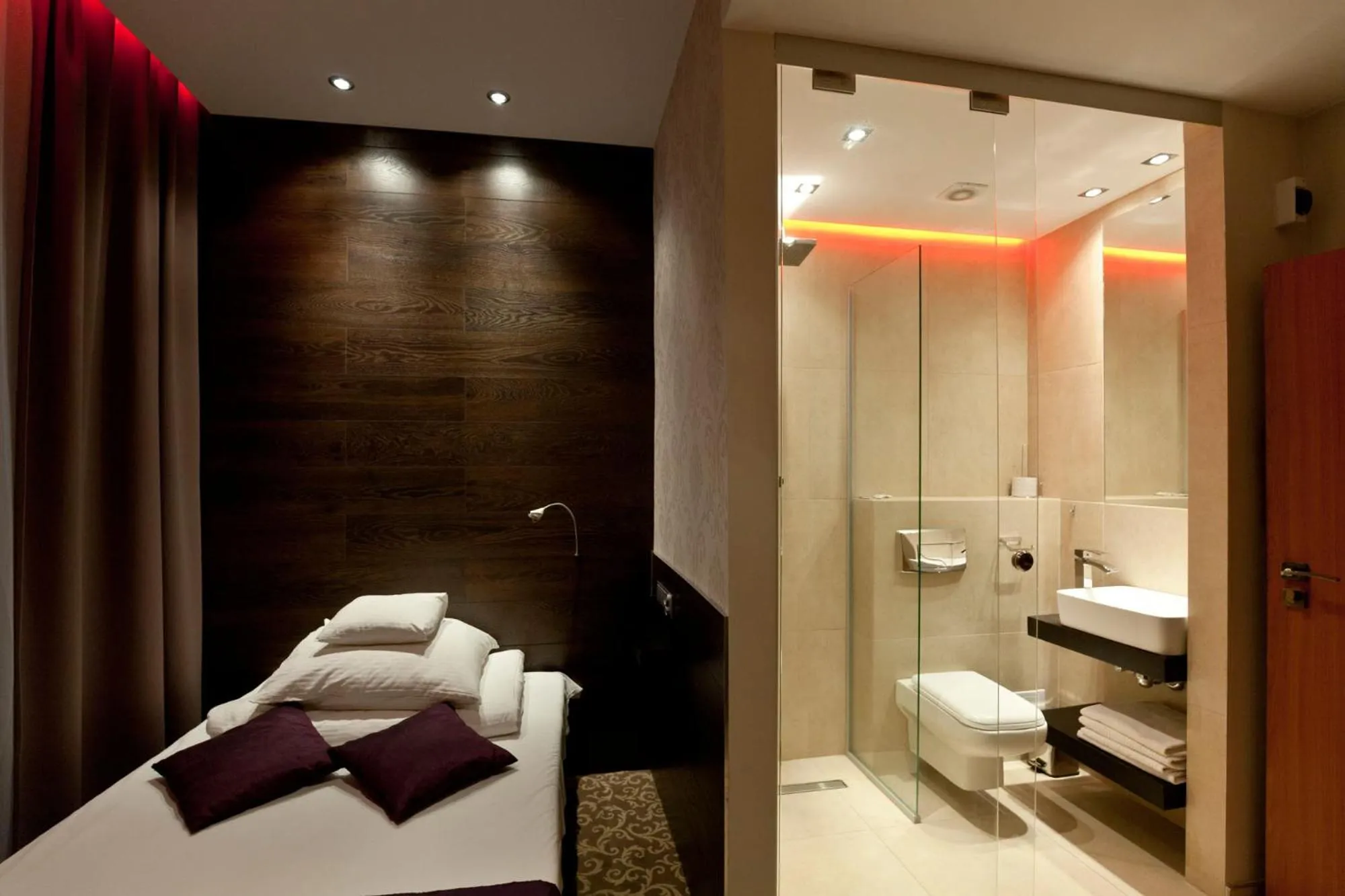 Bathroom in Nu Hotel